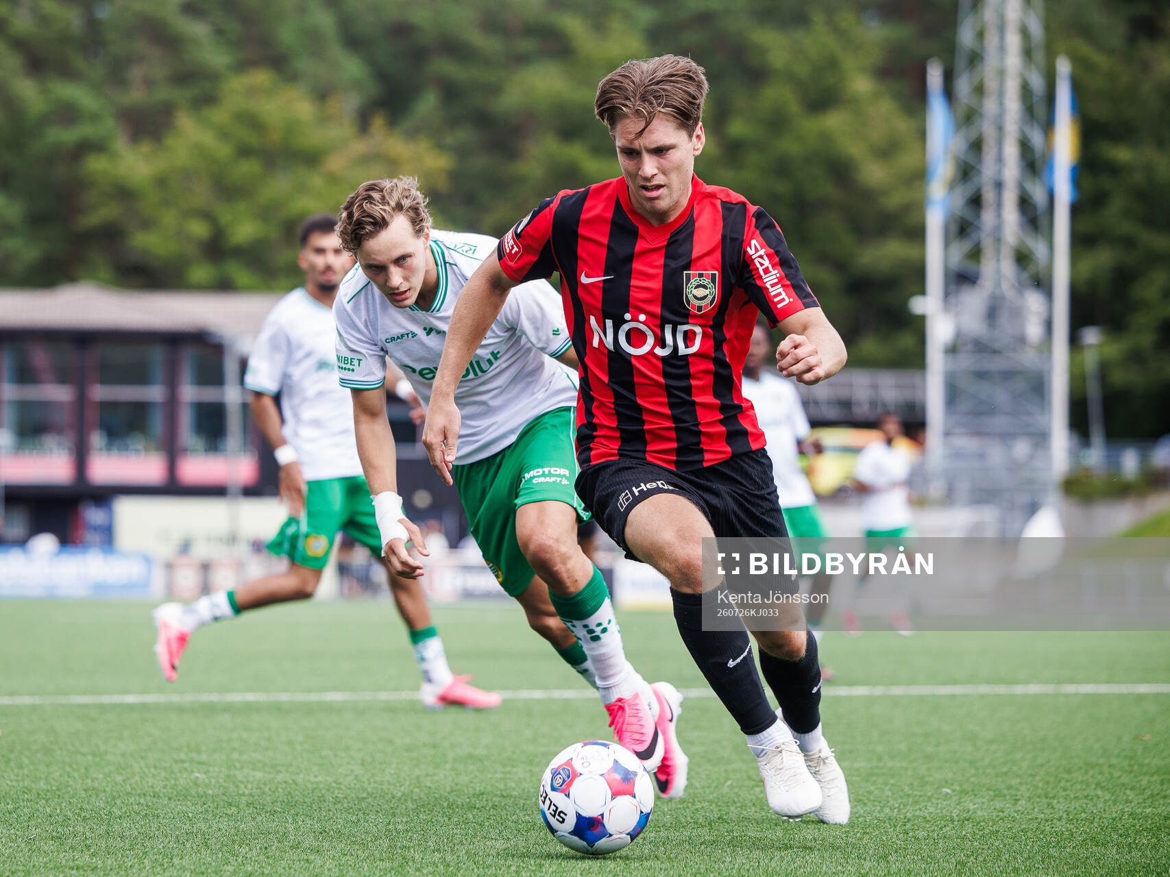 Brommapojkarnas Oliver Zandén och Hammarbys Hampus Skoglund