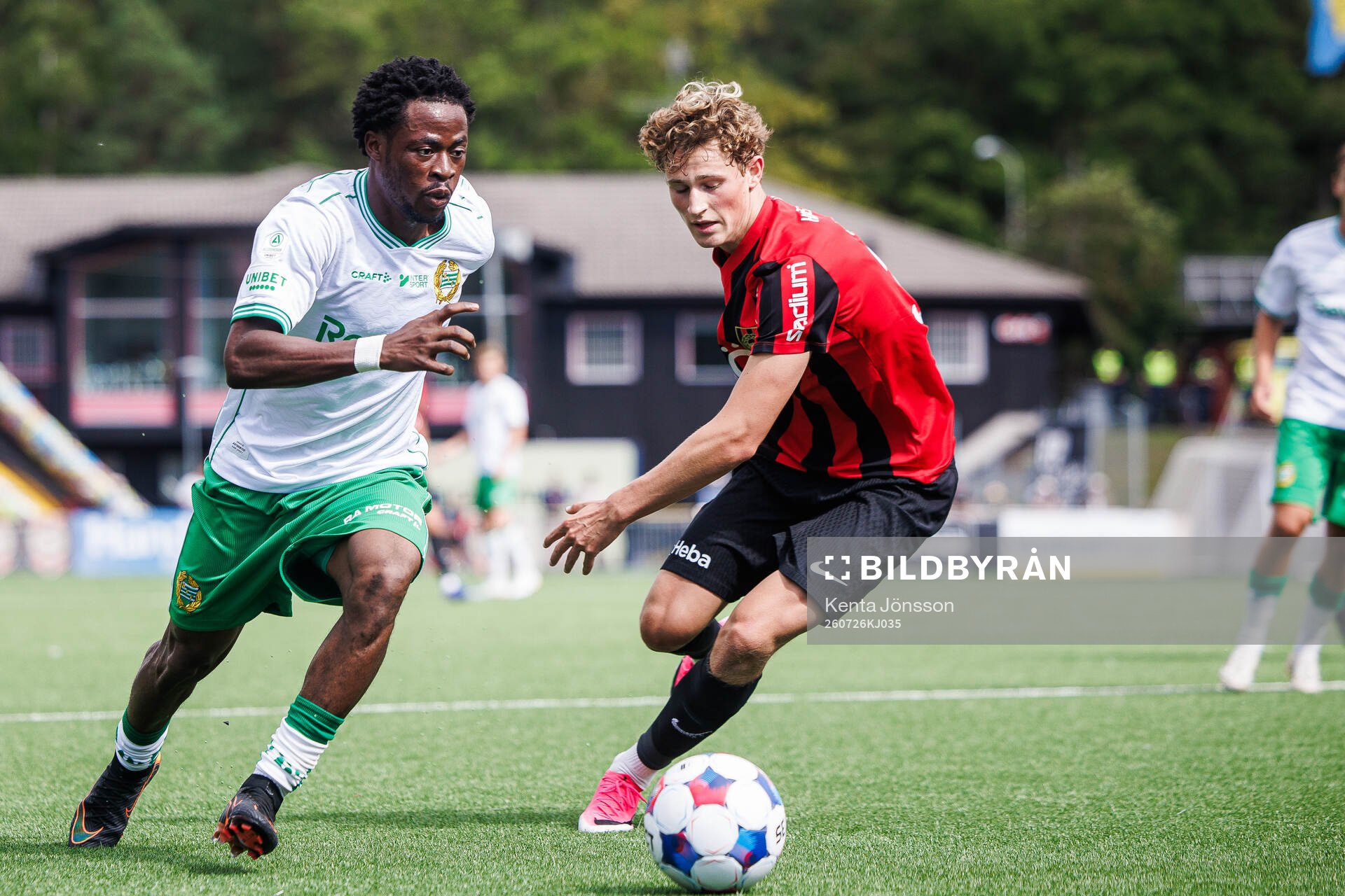 Hammarbys Frank Junior Agyei och Brommapojkarnas Atle