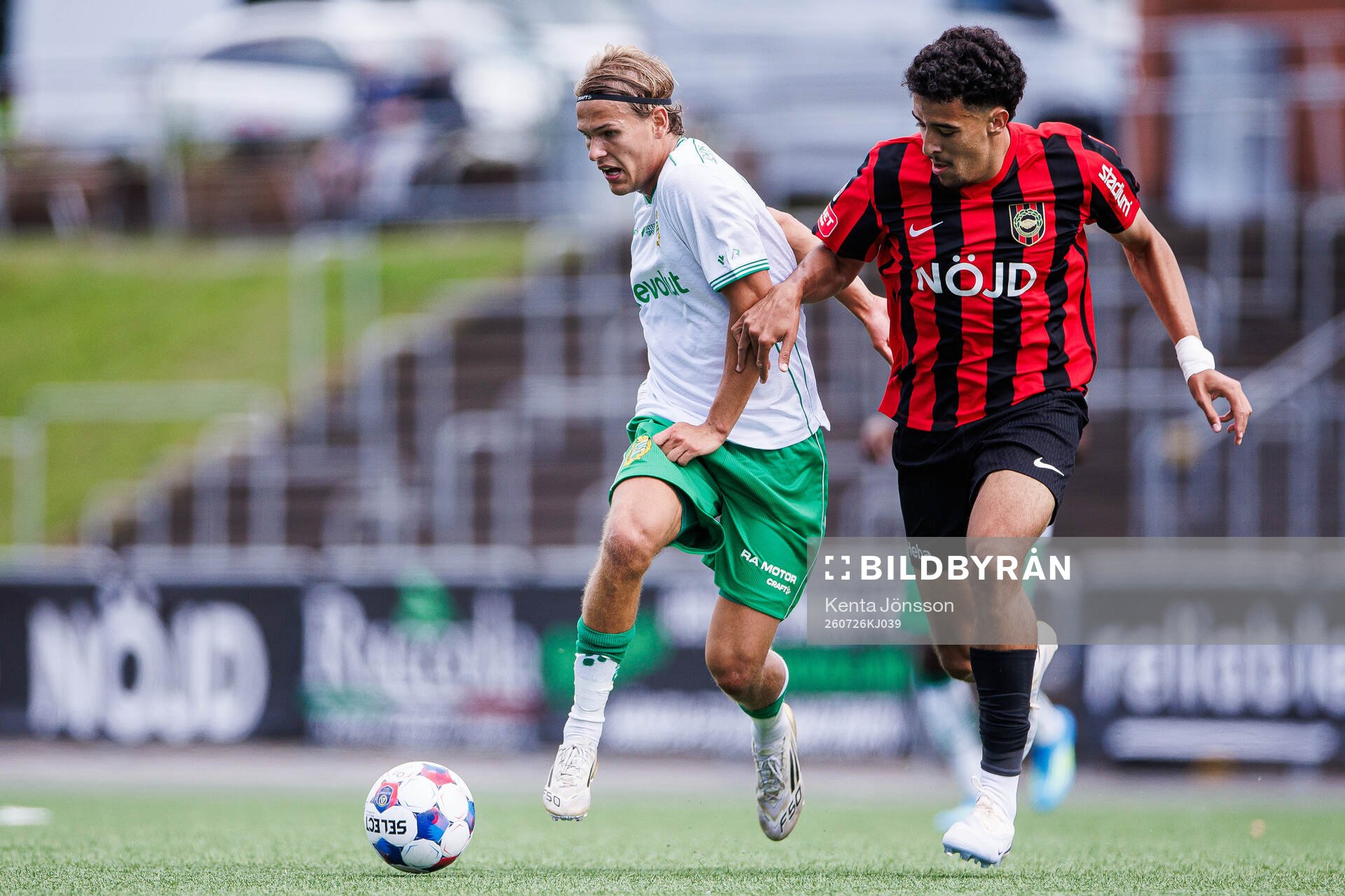 Hammarbys Markus Karlsson och Brommapojkarnas Mohamed-Wael