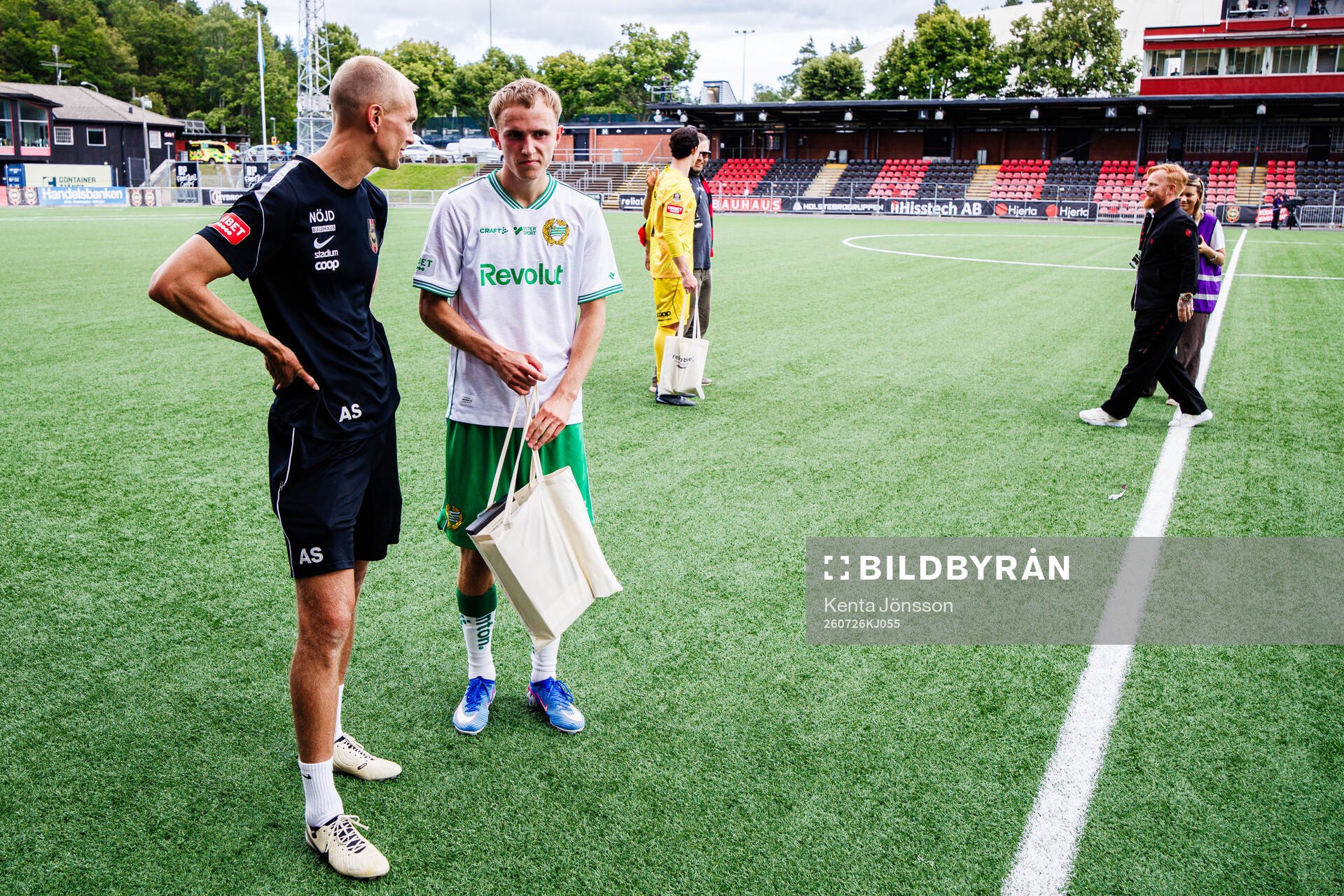 Hammarbys Victor Lind deppar