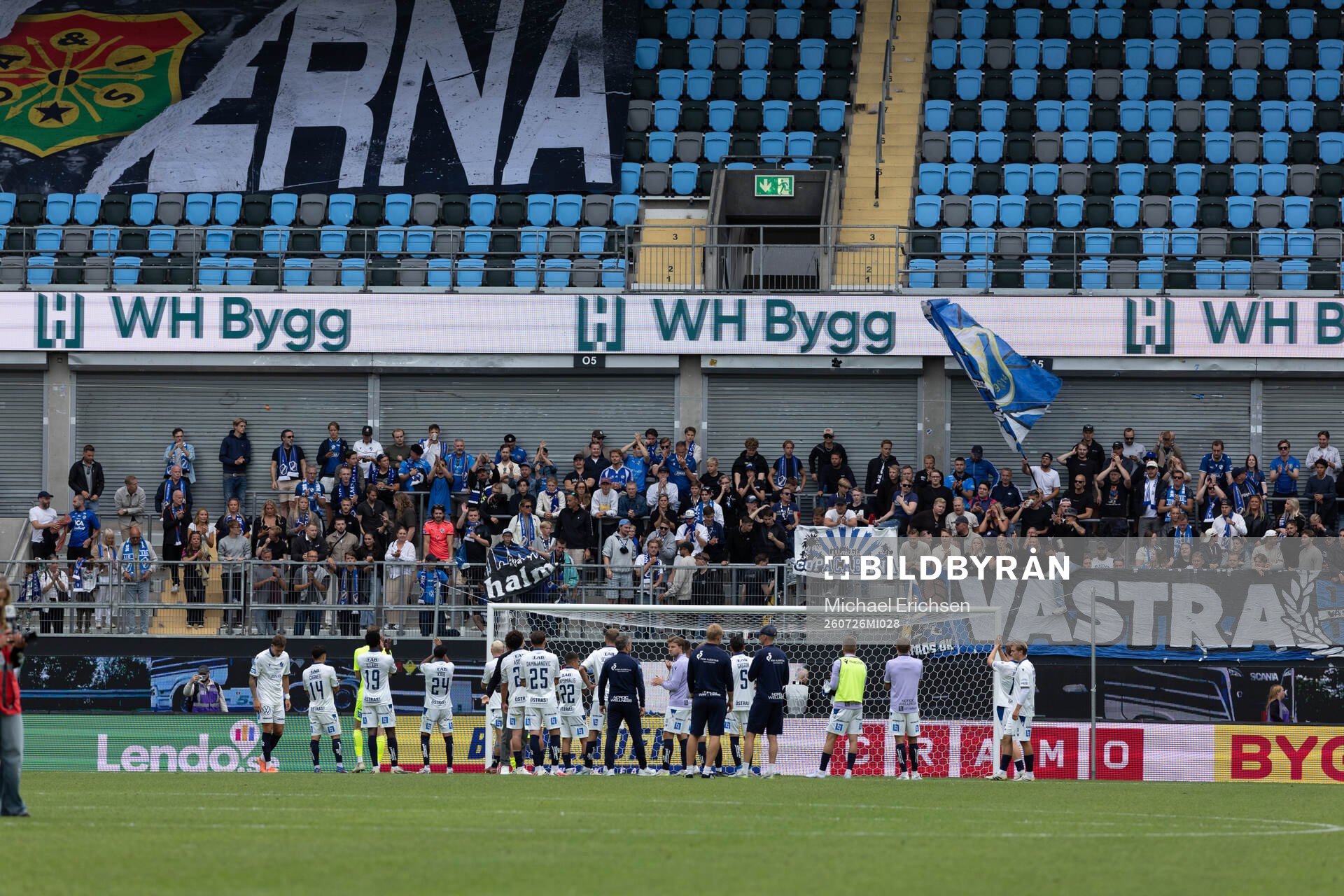 Halmstads spelare tackar sina supportrar