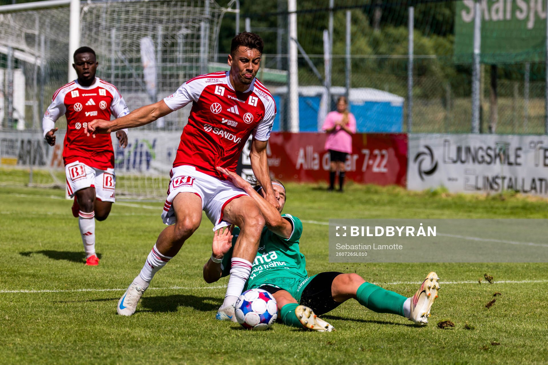 Sandvikens Liam Vabö och Ljungskiles William Nilsson
