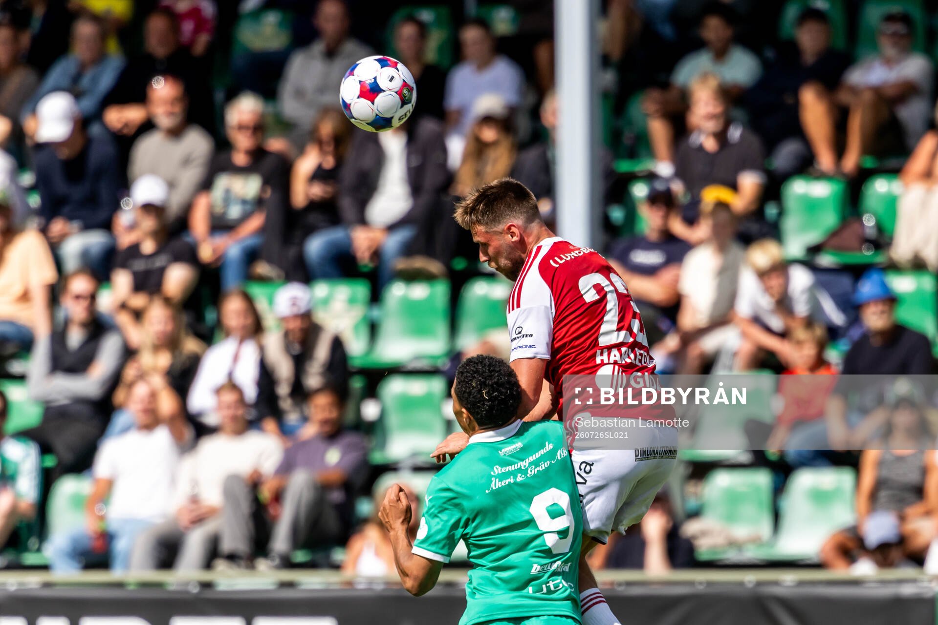 Sandvikens Kasper Harletun och Ljungskiles Alex Rasheed