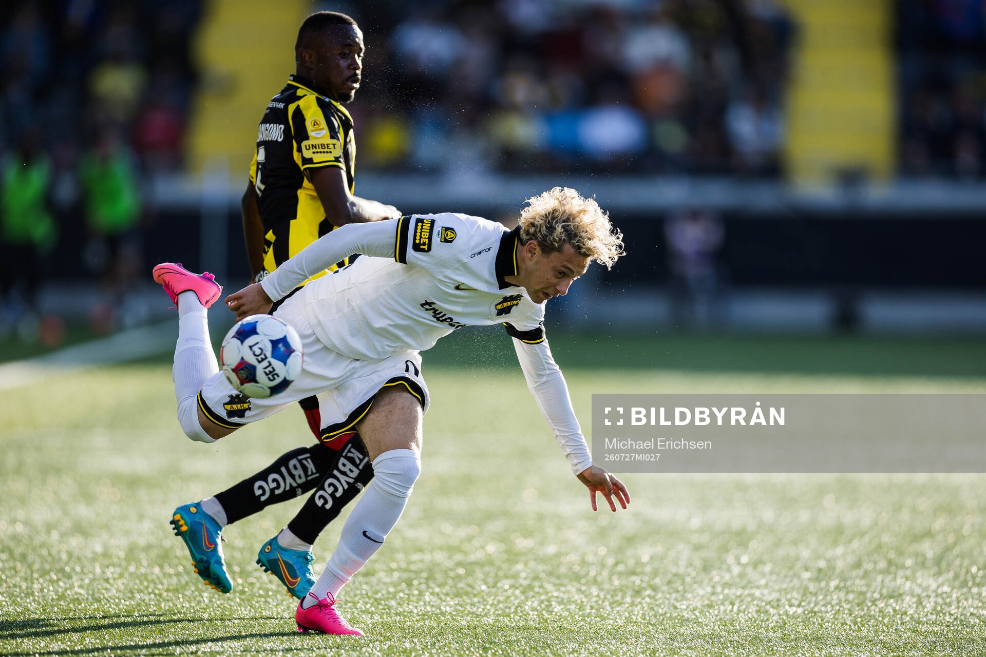 Häckens Brice Wembangomo och AIKs Victor Goncalves