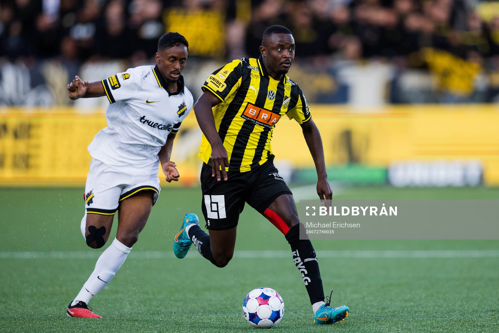 AIKs Abdihakin Ali och Häckens Brice Wembangomo