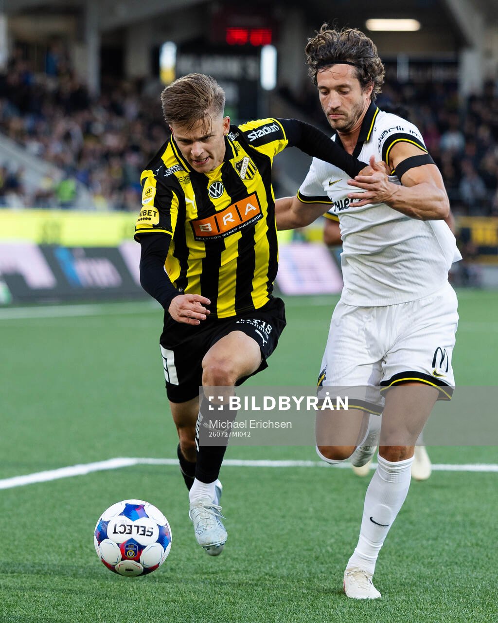 Häckens Adrian Svanbäck och AIKs Hervé Matthys