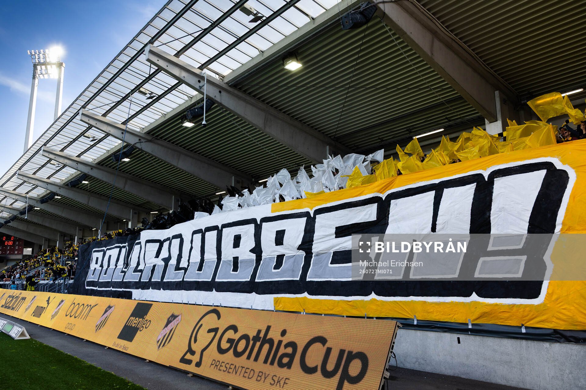 Häckens klack med ett Tifo