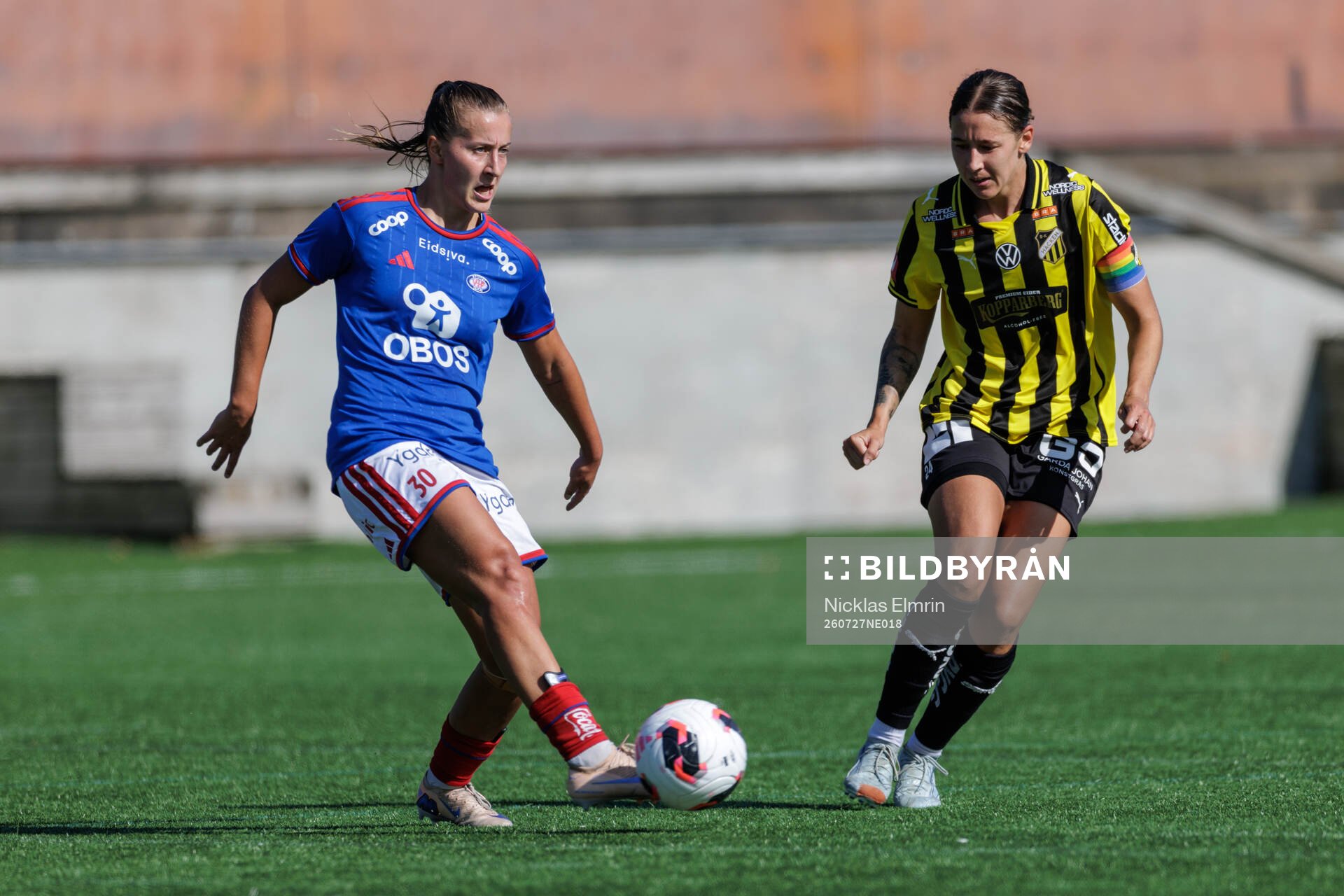 Vålerengas Stine Nybø Brekken och Häckens Tabitha