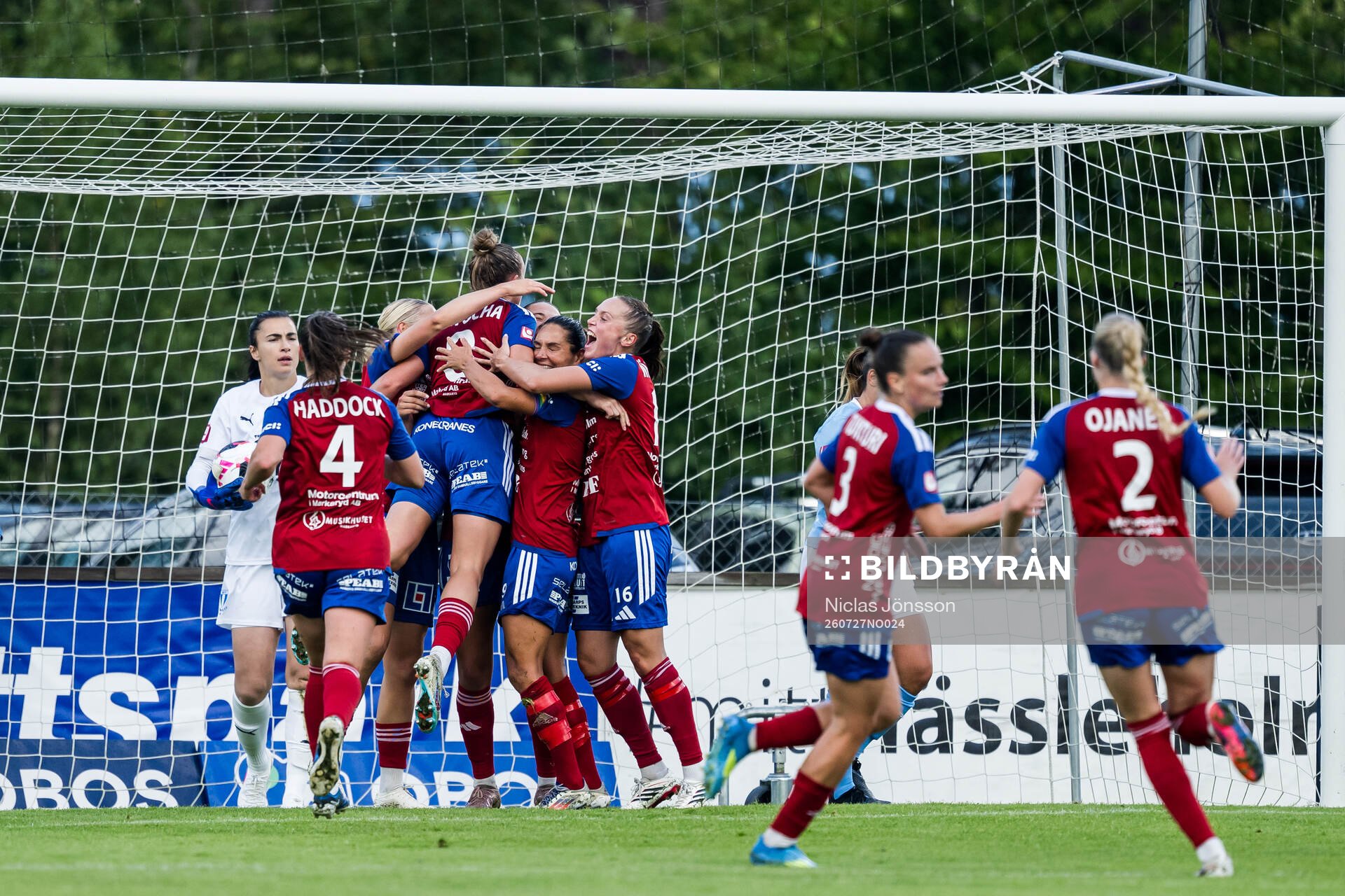 Vittsjös spelare jublar