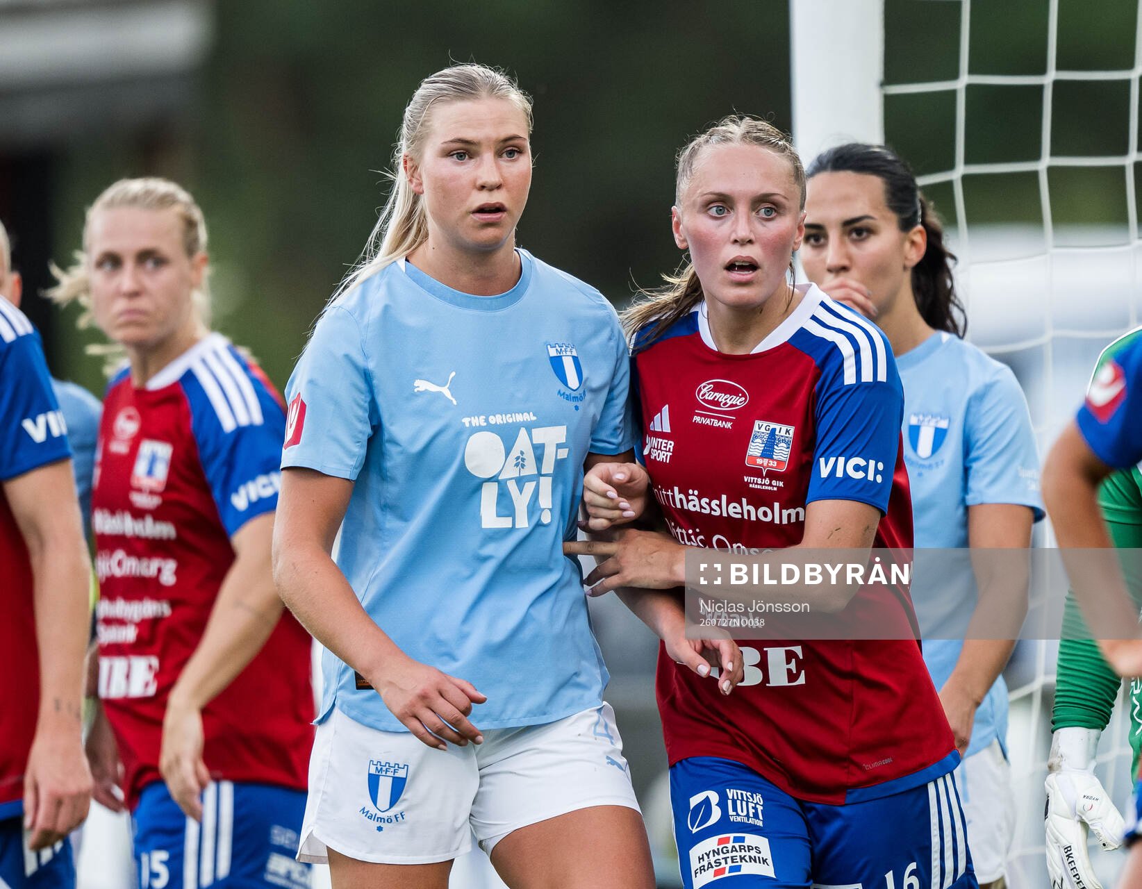 Malmö FFs Ellen Löfqvist och Vittsjös Olivia Wänglund