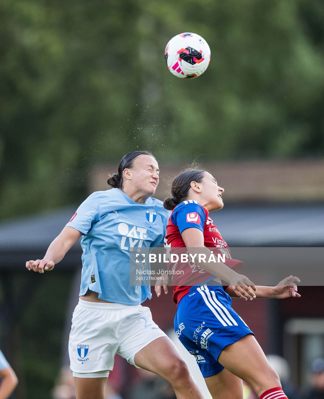 Malmö FFs Amy Joan Irene Sayer och Vittsjös Daniela Galic