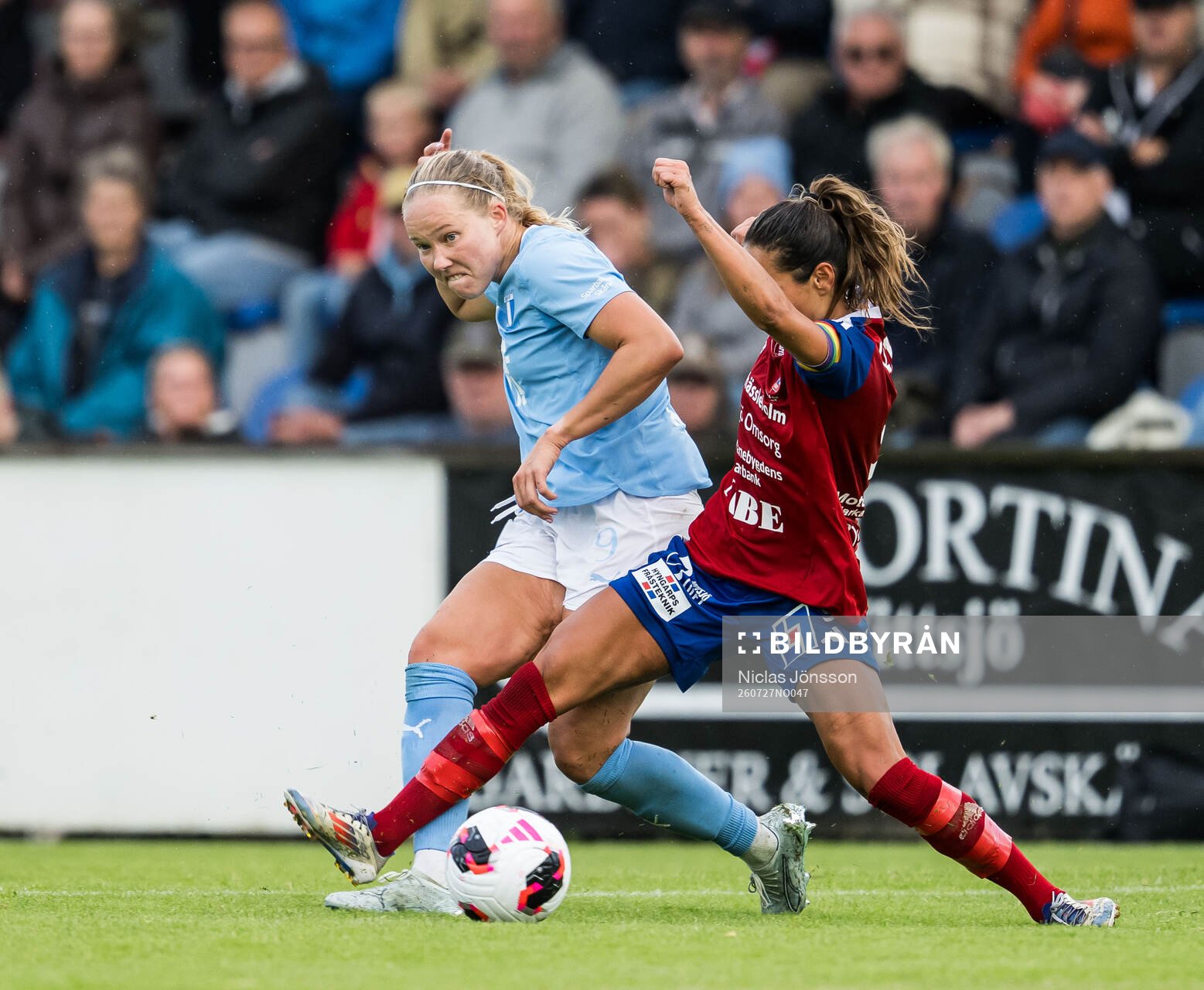 Malmö FFs Hlin Eiriksdottir och Vittsjös Lisa Klinga