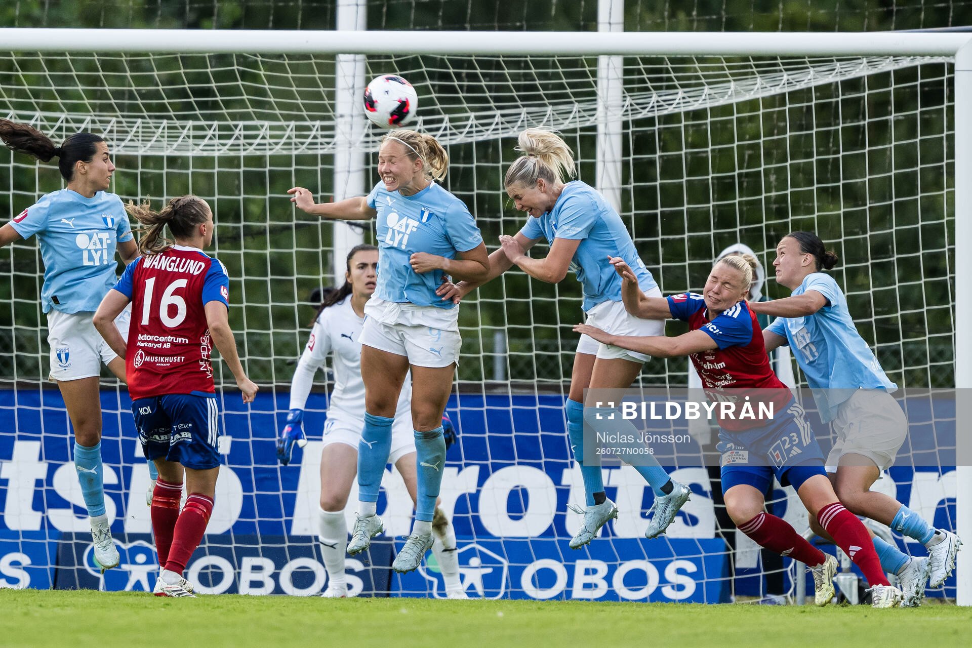 Malmö FFs Hlin Eiriksdottir och Ellen Löfqvist