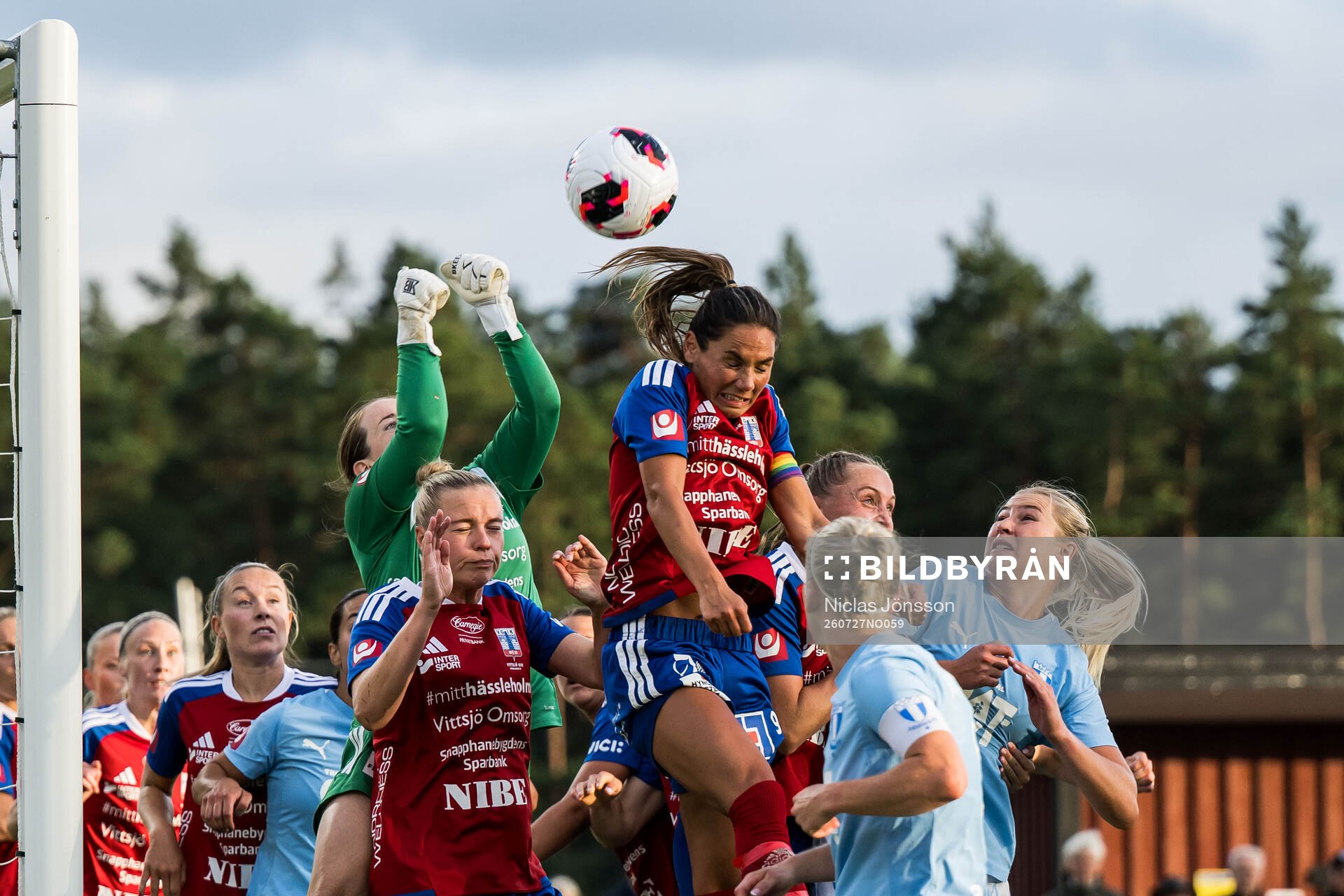 Vittsjös målvakt Elin Vaughan, Kajsa Lind och Lisa Klinga