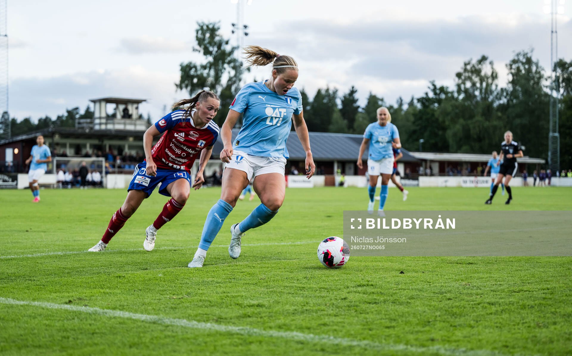 Vittsjös Olivia Wänglund och Malmö FFs Hlin Eiriksdottir