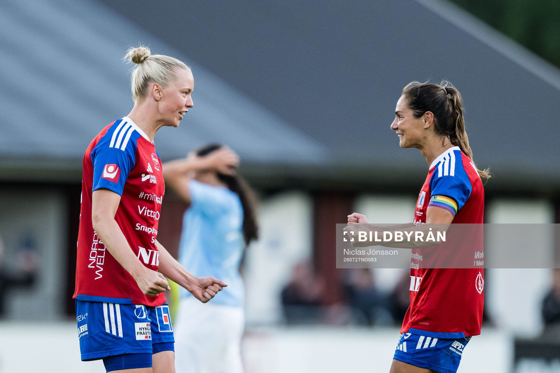 Vittsjös Kajsa Lind och Lisa Klinga jublar