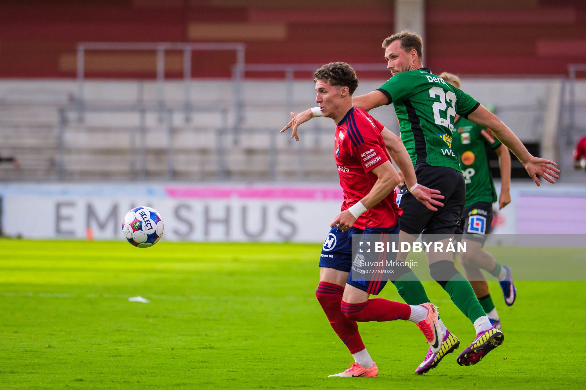 Östers Samuel Burakowsky och Varbergs Niklas Dahlström
