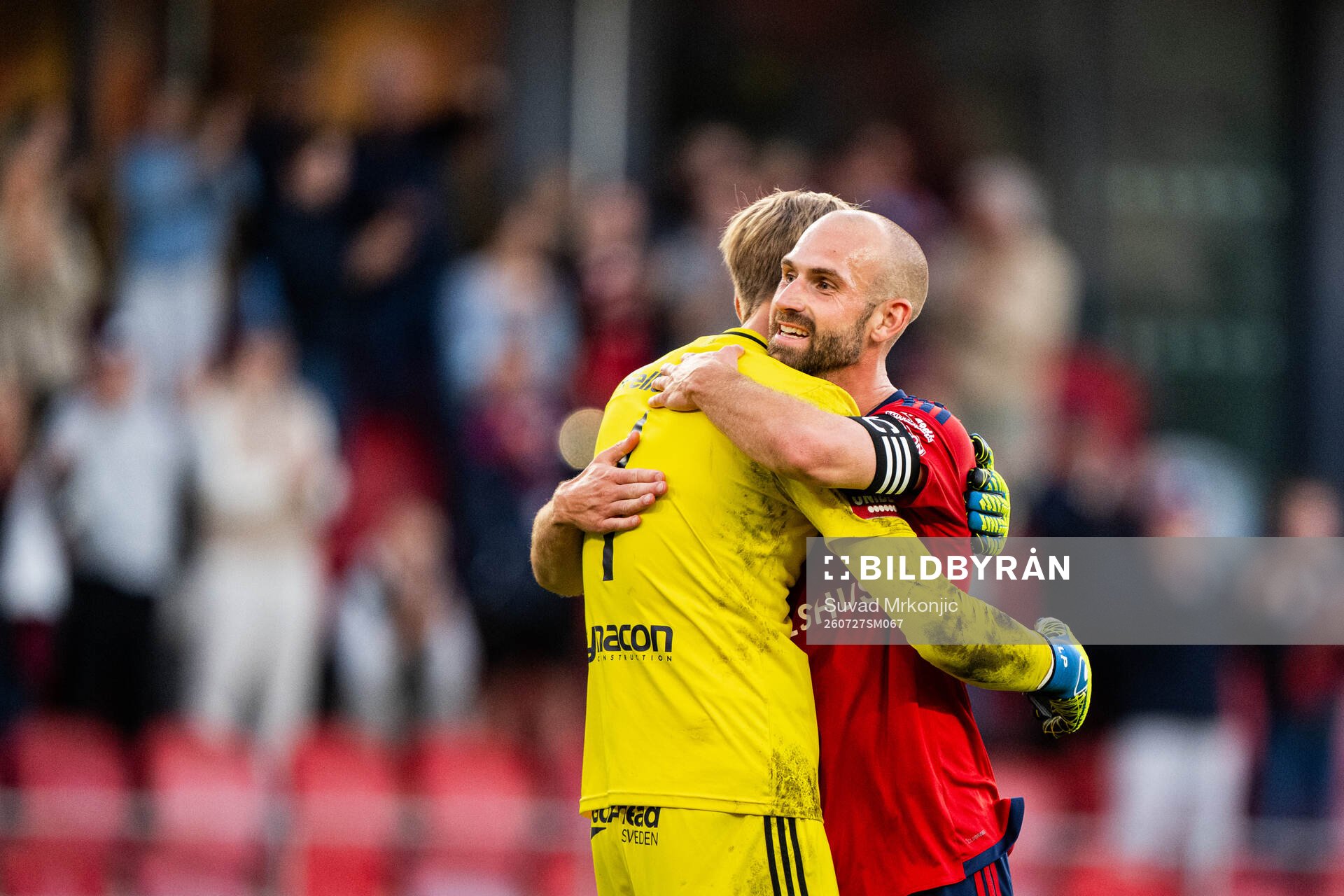 Östers målvakt Carl Lundahl Persson och Sebastian Hedlund
