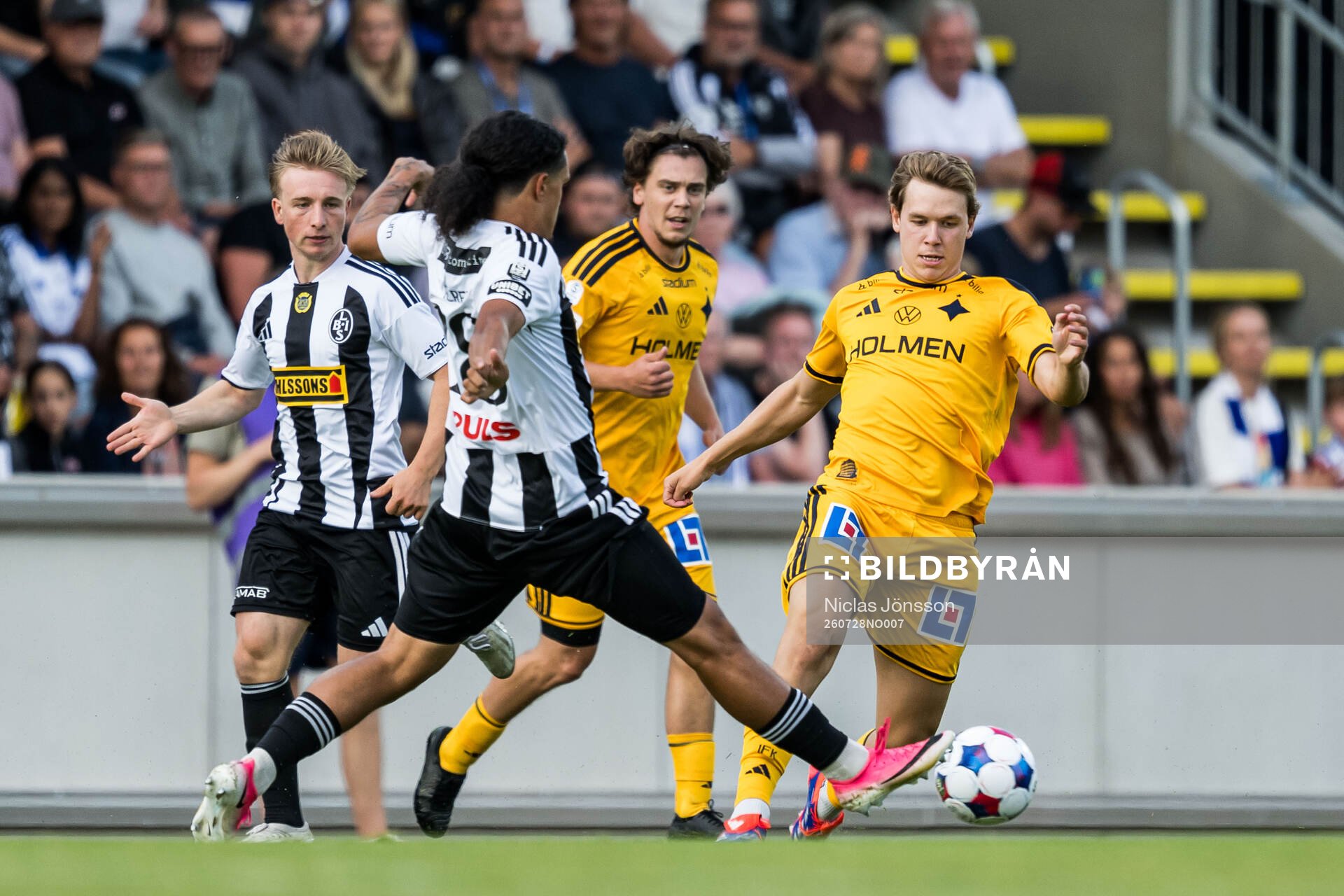 Landskronas André Alvarez Perez och IFK Norrköpings Ture