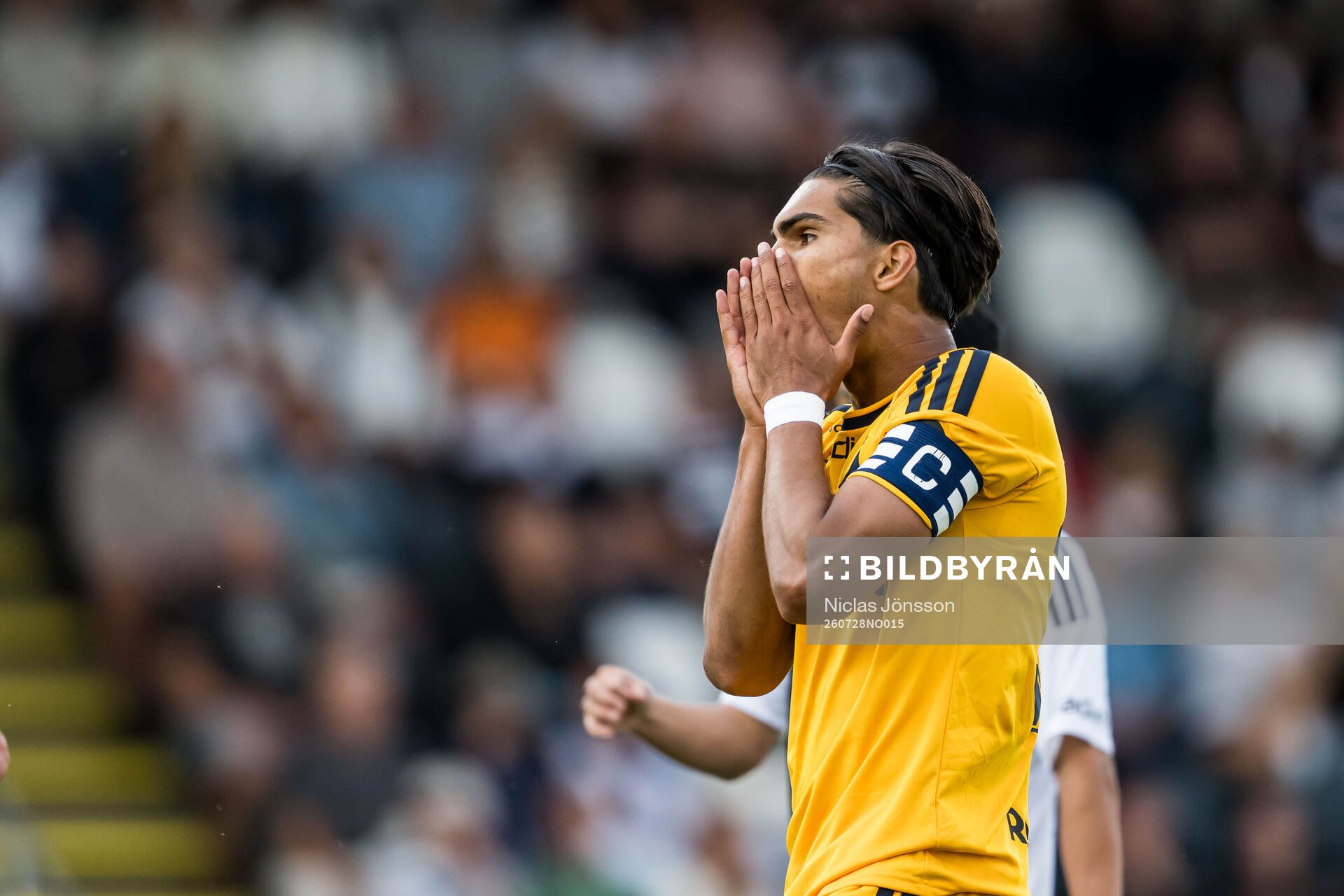 IFK Norrköpings Noel Sernelius reagerar