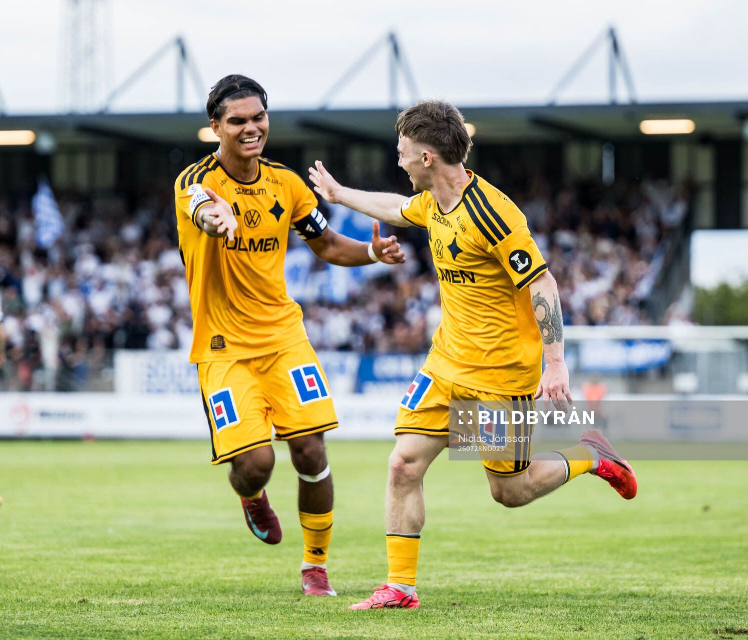 IFK Norrköpings Noel Sernelius och Ryan Nelson jublar