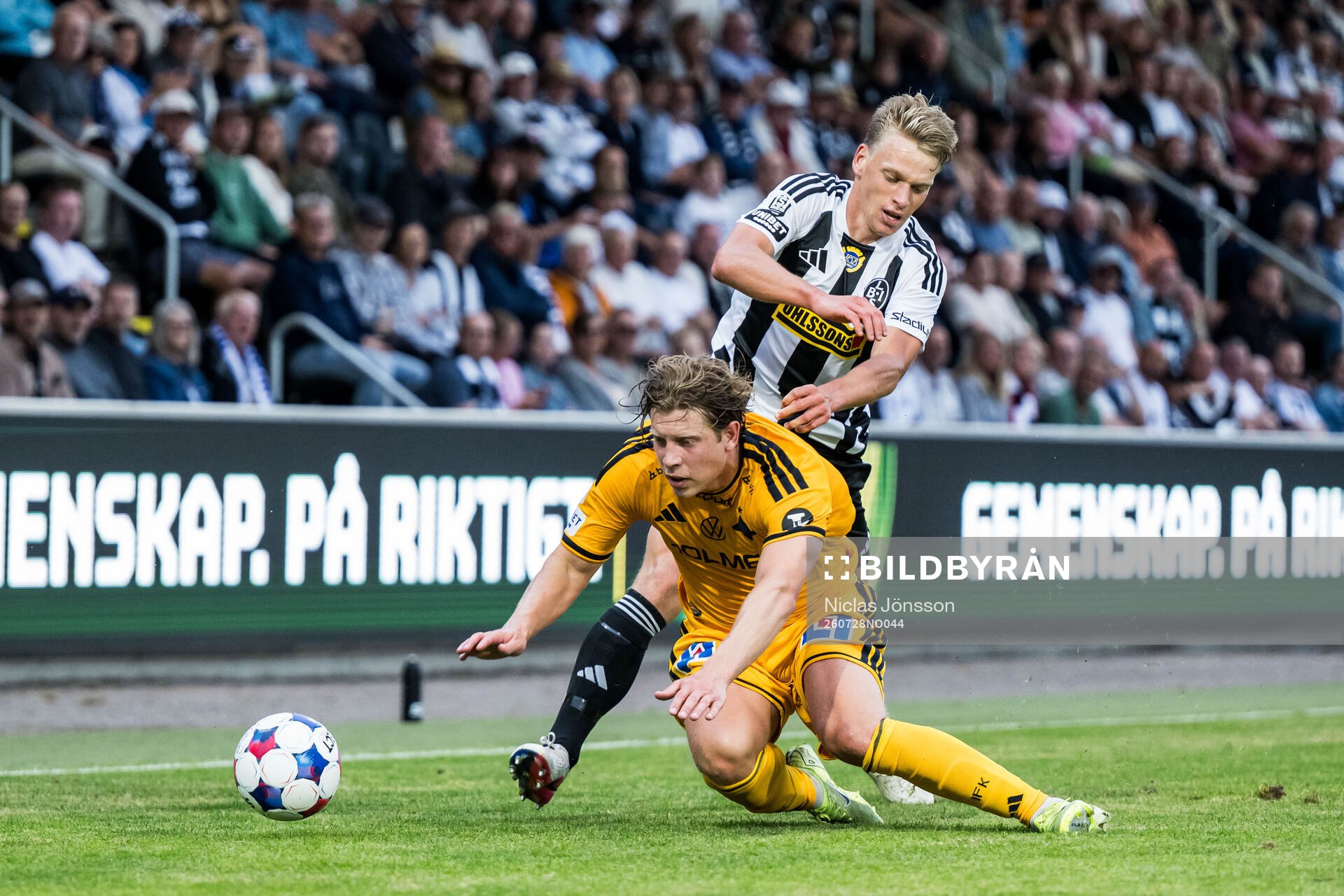 IFK Norrköpings Alexander Fransson och Landskronas Gustaf
