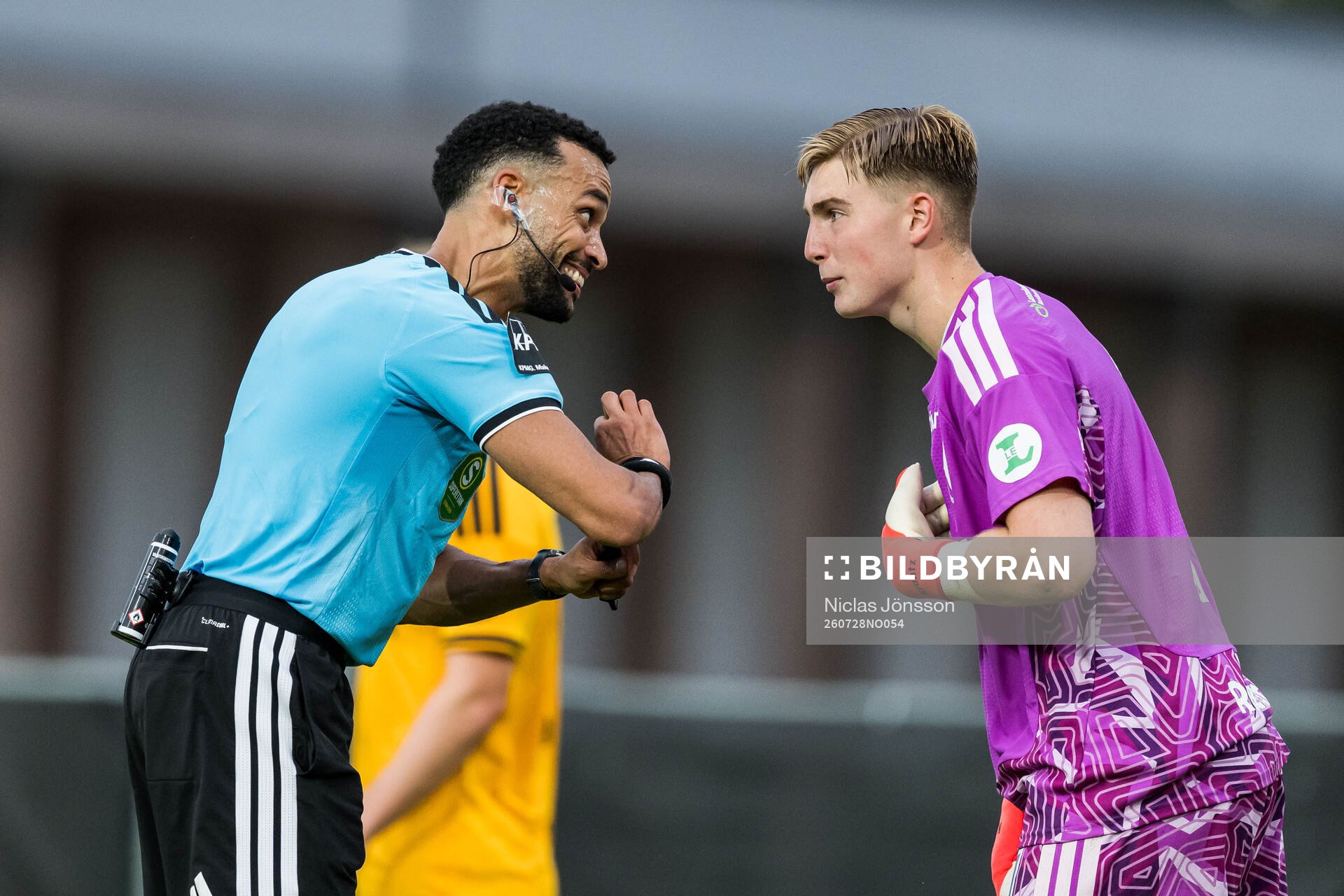 Domare Farouk nehdi i samtal med och IFK Norrköpings
