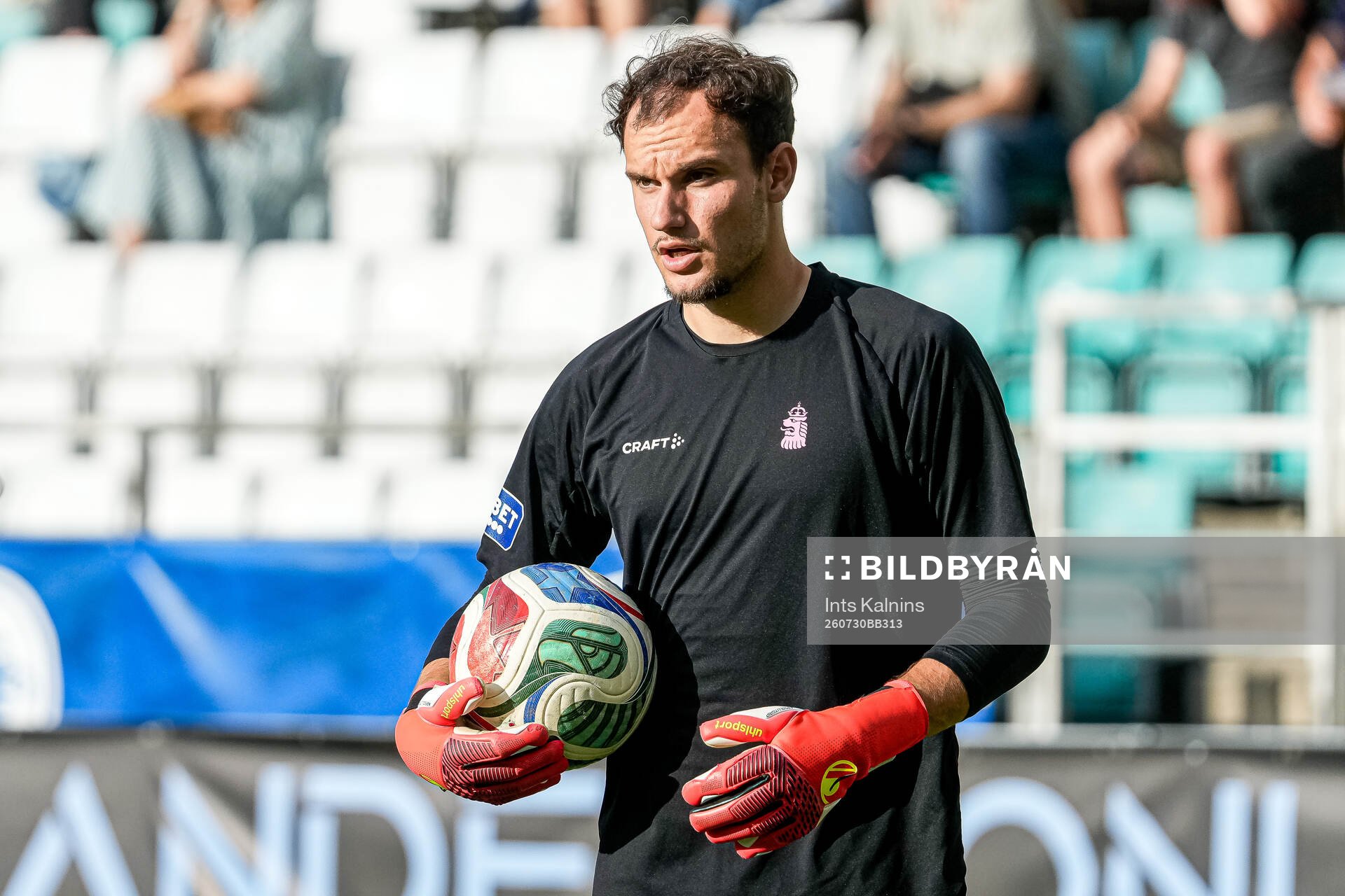 Goalkeeper Elis Bishesari of IFK Göteborg