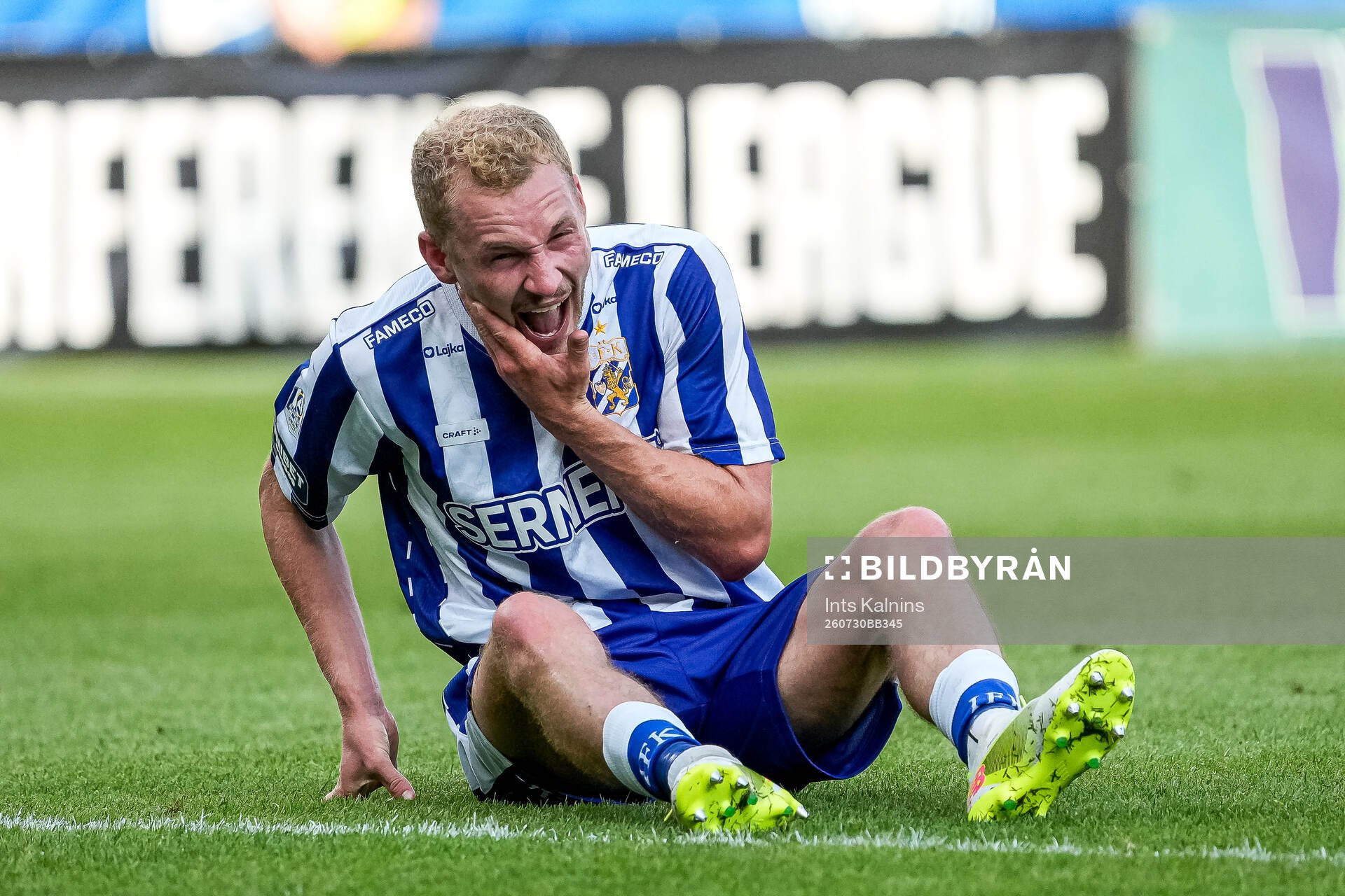 Adam Bergmark Wiberg of IFK Göteborg looks dejected