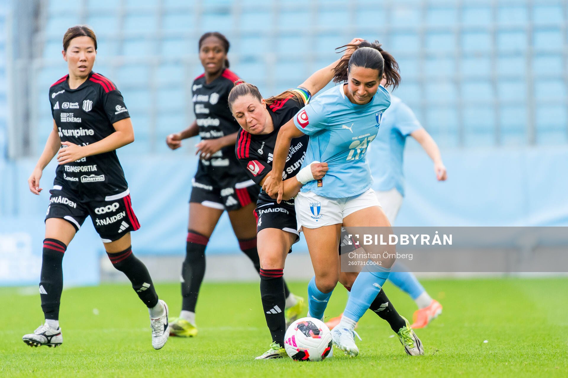 Piteås Josefin Johansson och Malmö FFs Vesna Milivojevic