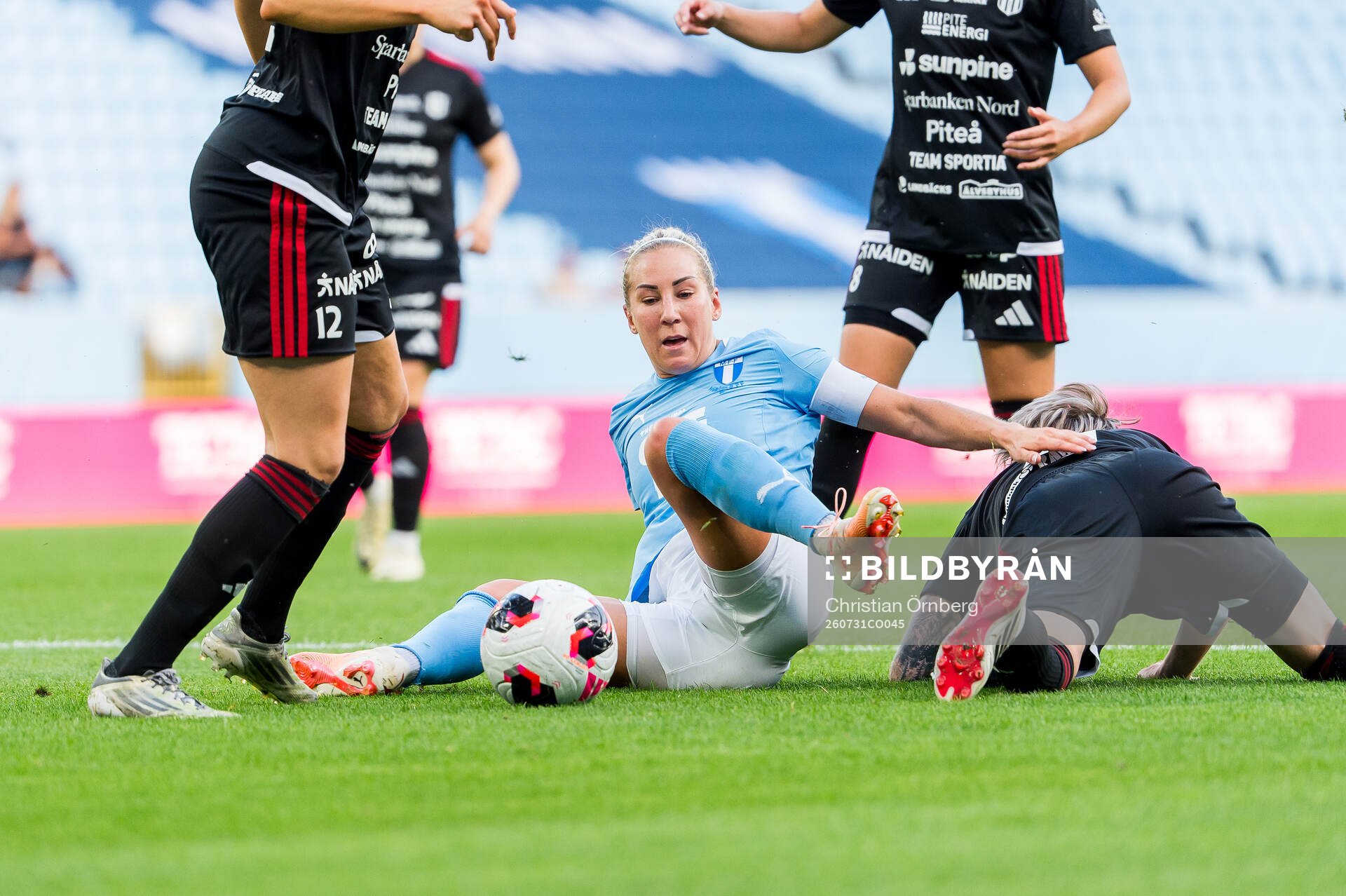 Malmö FFs Mia Persson, Piteås Andrea Simonovic och