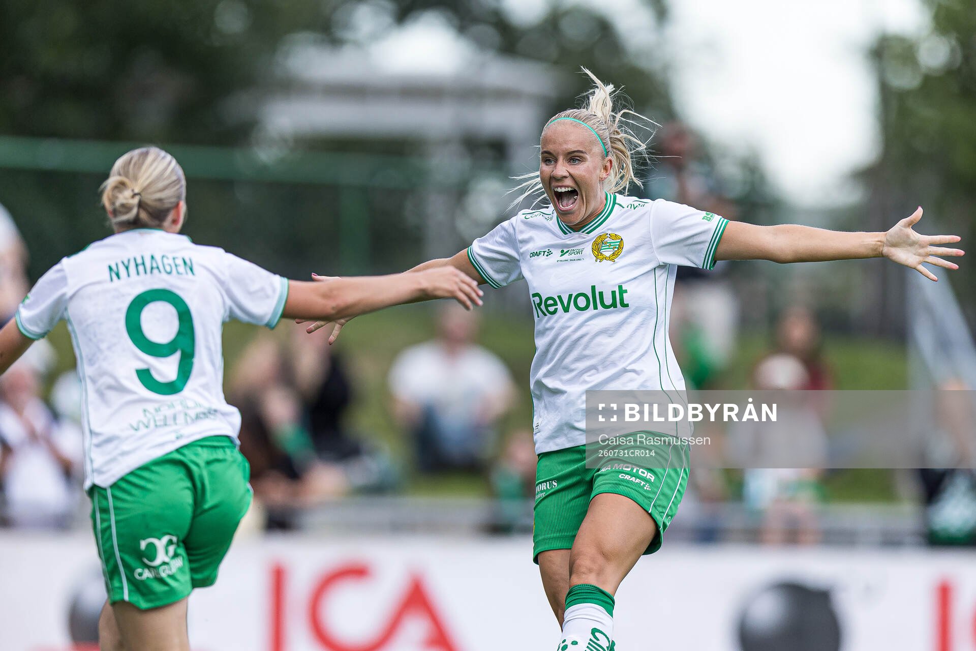 Hammarbys Mari Nyhagen och Stina Lennartsson jublar