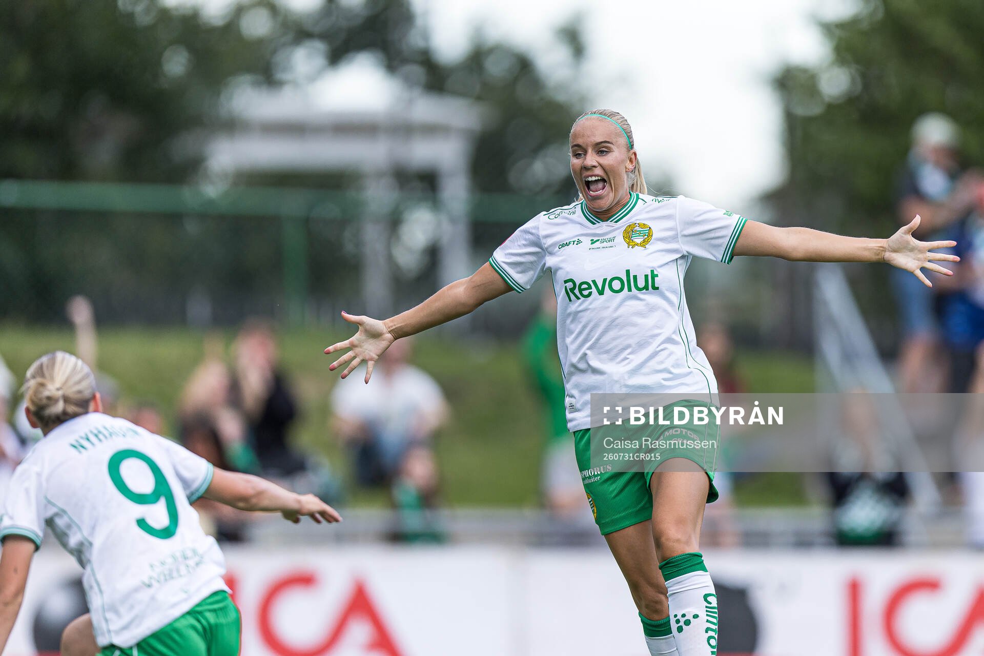 Hammarbys Mari Nyhagen och Stina Lennartsson jublar