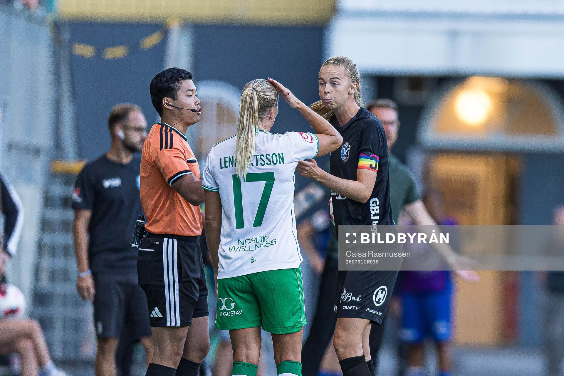 Hammarbys Stina Lennartsson och Växjö DFFs Elin Nilsson