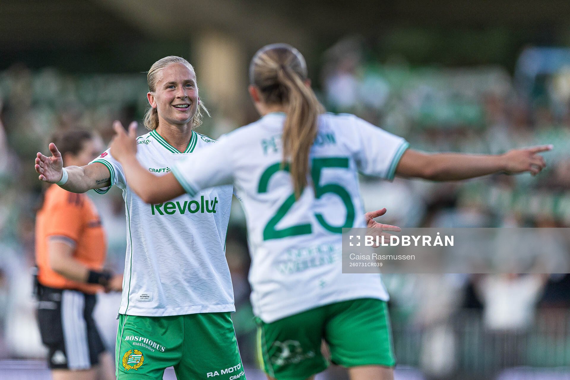 Hammarbys Filippa Curmark och Fanny Peterson jublar