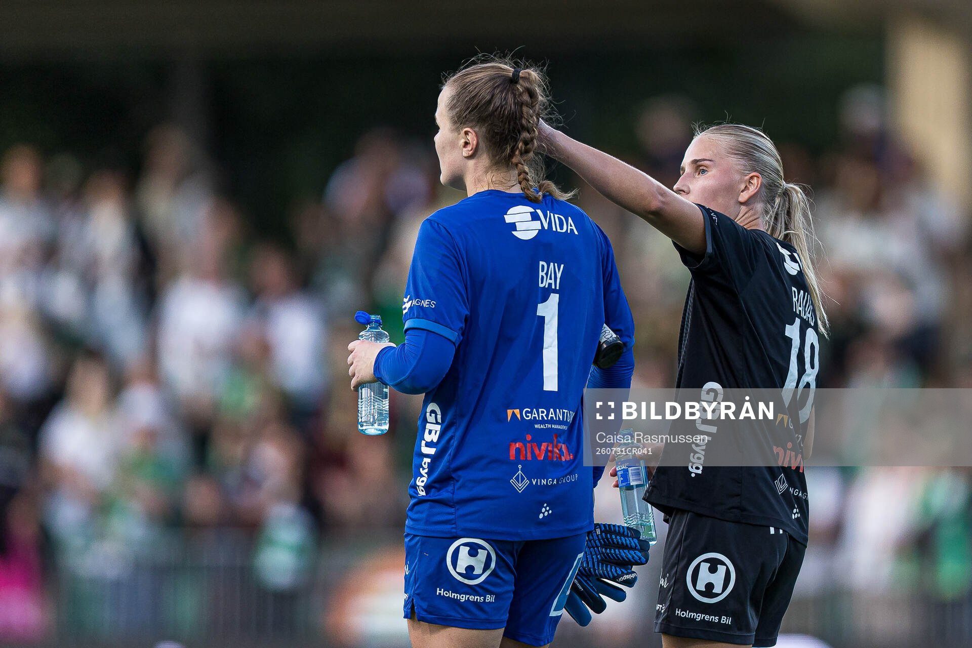 Växjö DFFs målvakt Maja Bay Østergaard och Helmi Raijas