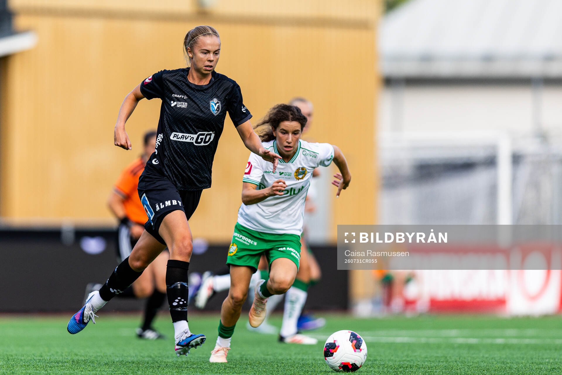 Växjö DFFs Elin Nilsson och Hammarbys Inés Lorenius
