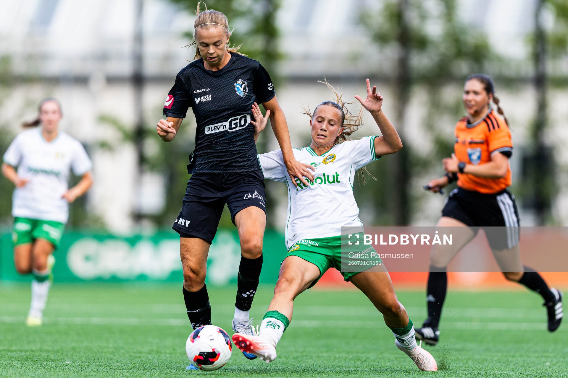 Växjö DFFs Elin Nilsson och Hammarbys Fanny Peterson