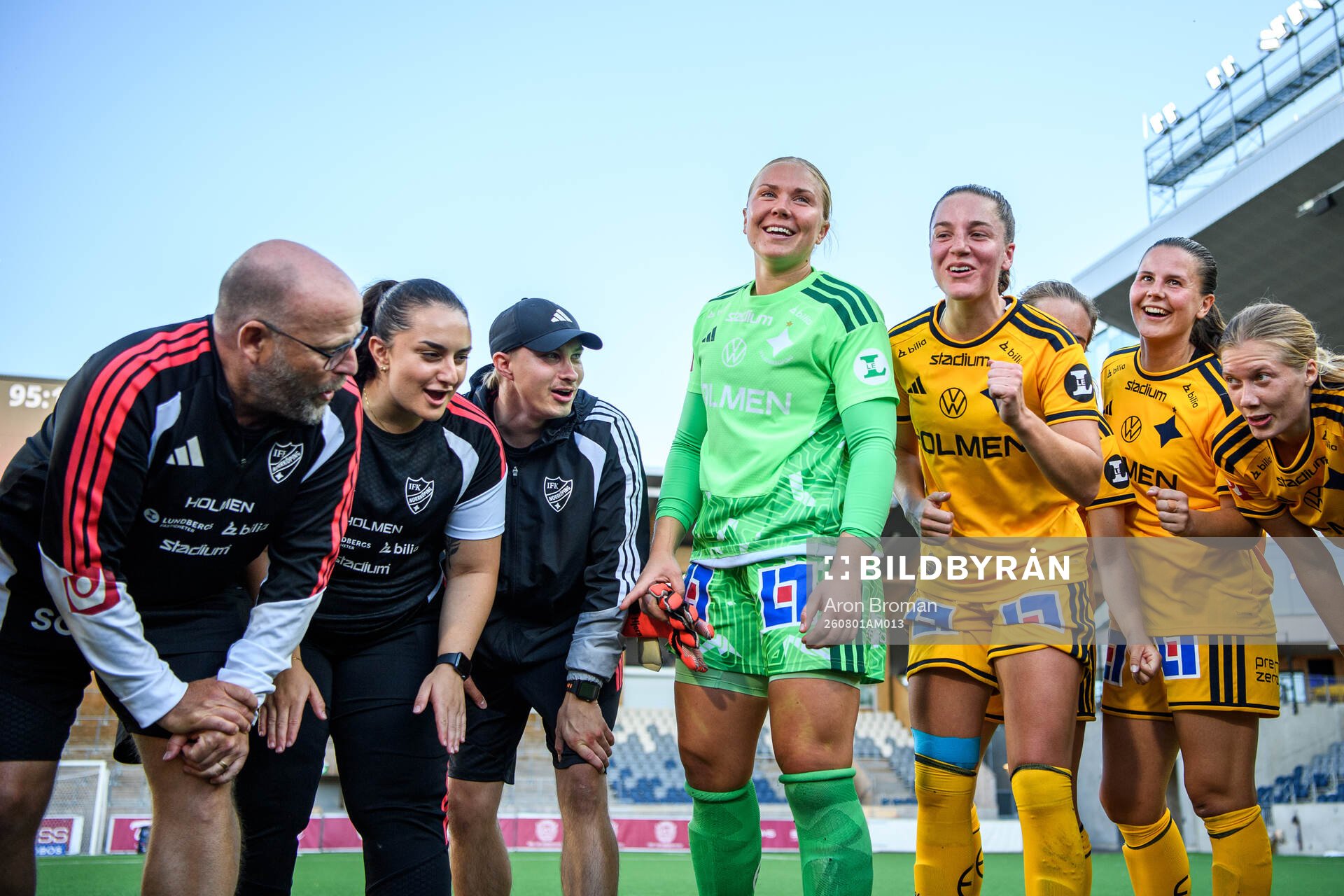 IFK Norrköpings målvakt Sofia Hjern jublar