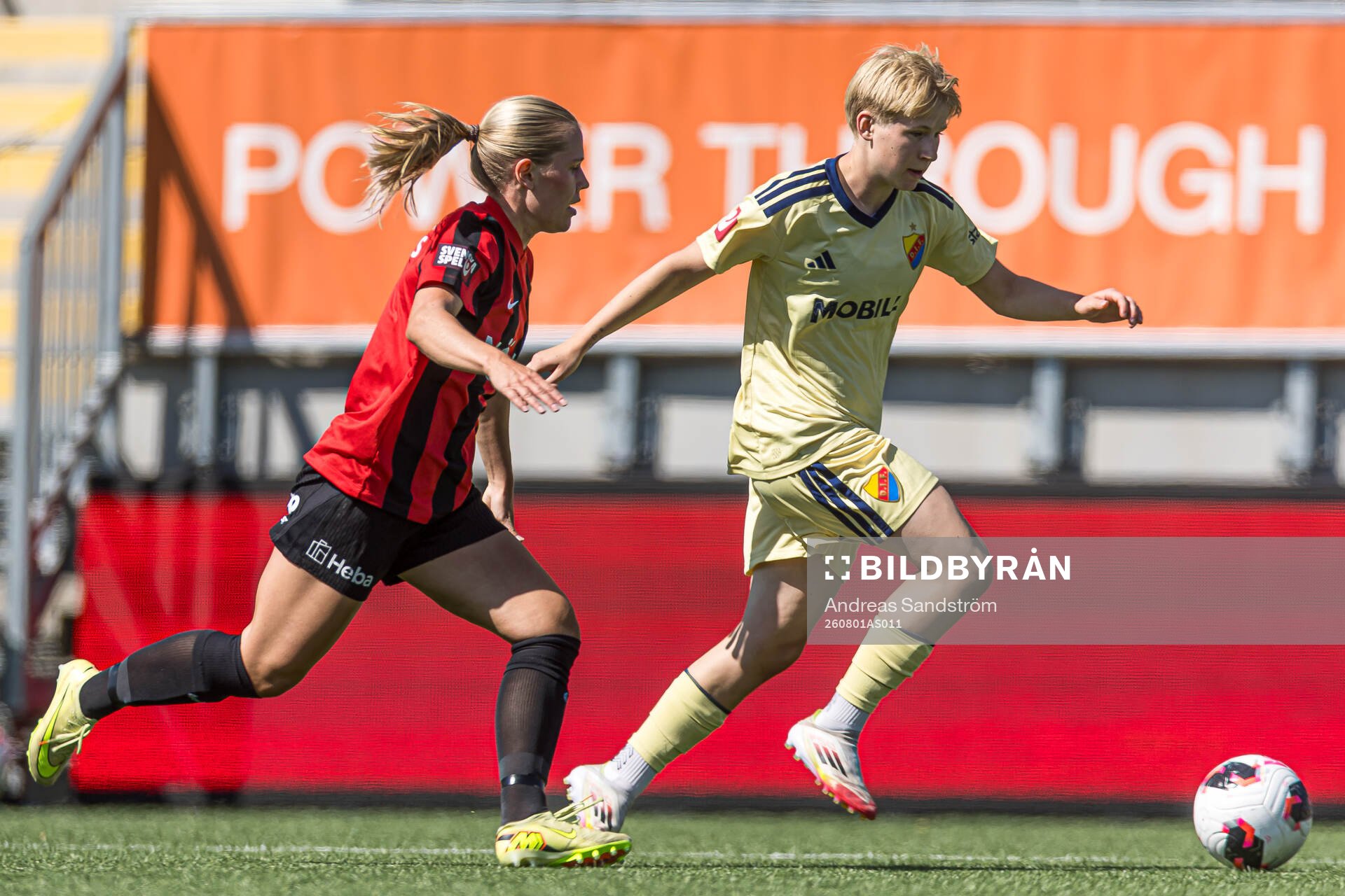 Brommapojkarnas Wilma Wärulf och Djurgårdens Olivia