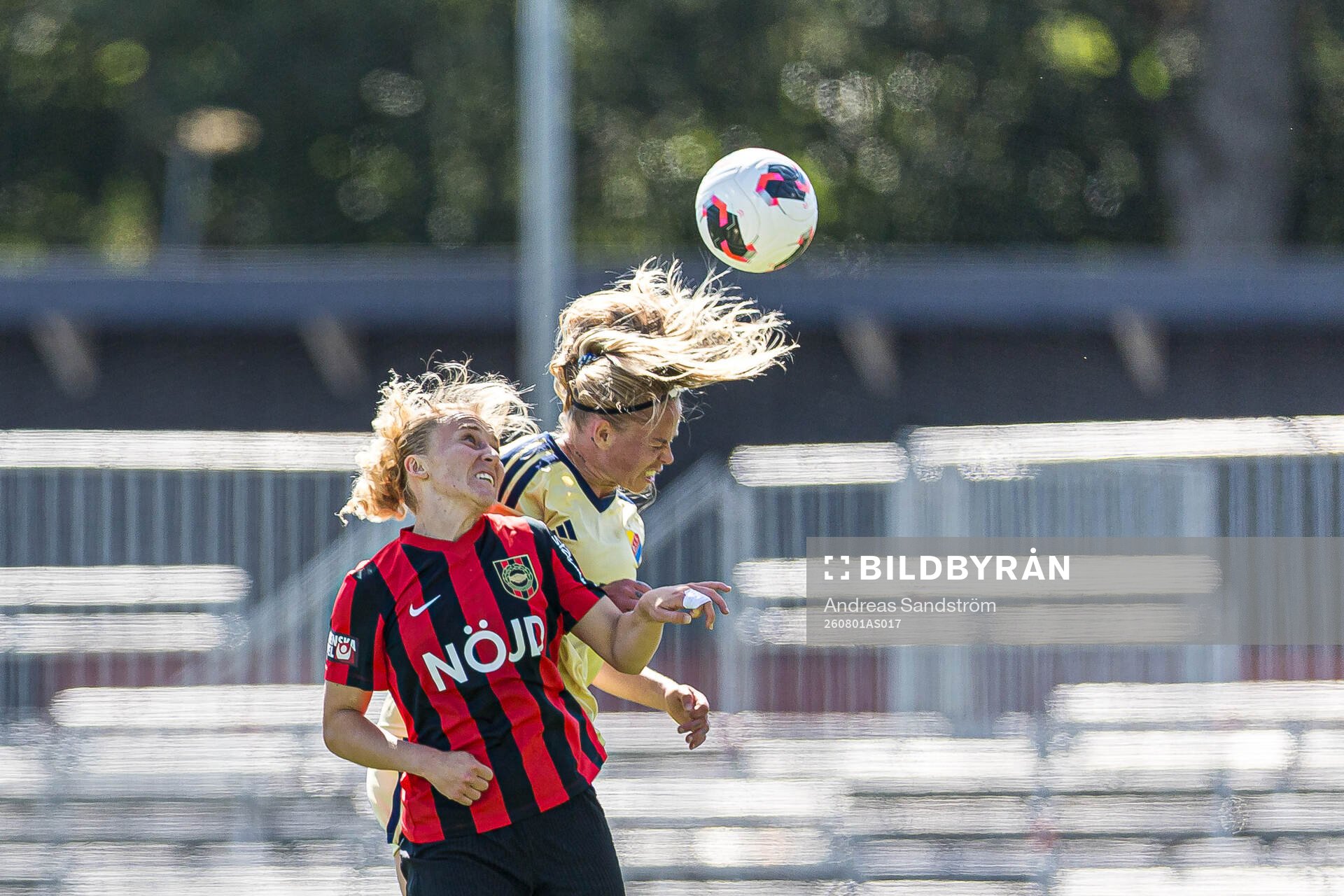 Brommapojkarnas Ellen Gibson och Djurgårdens Therese