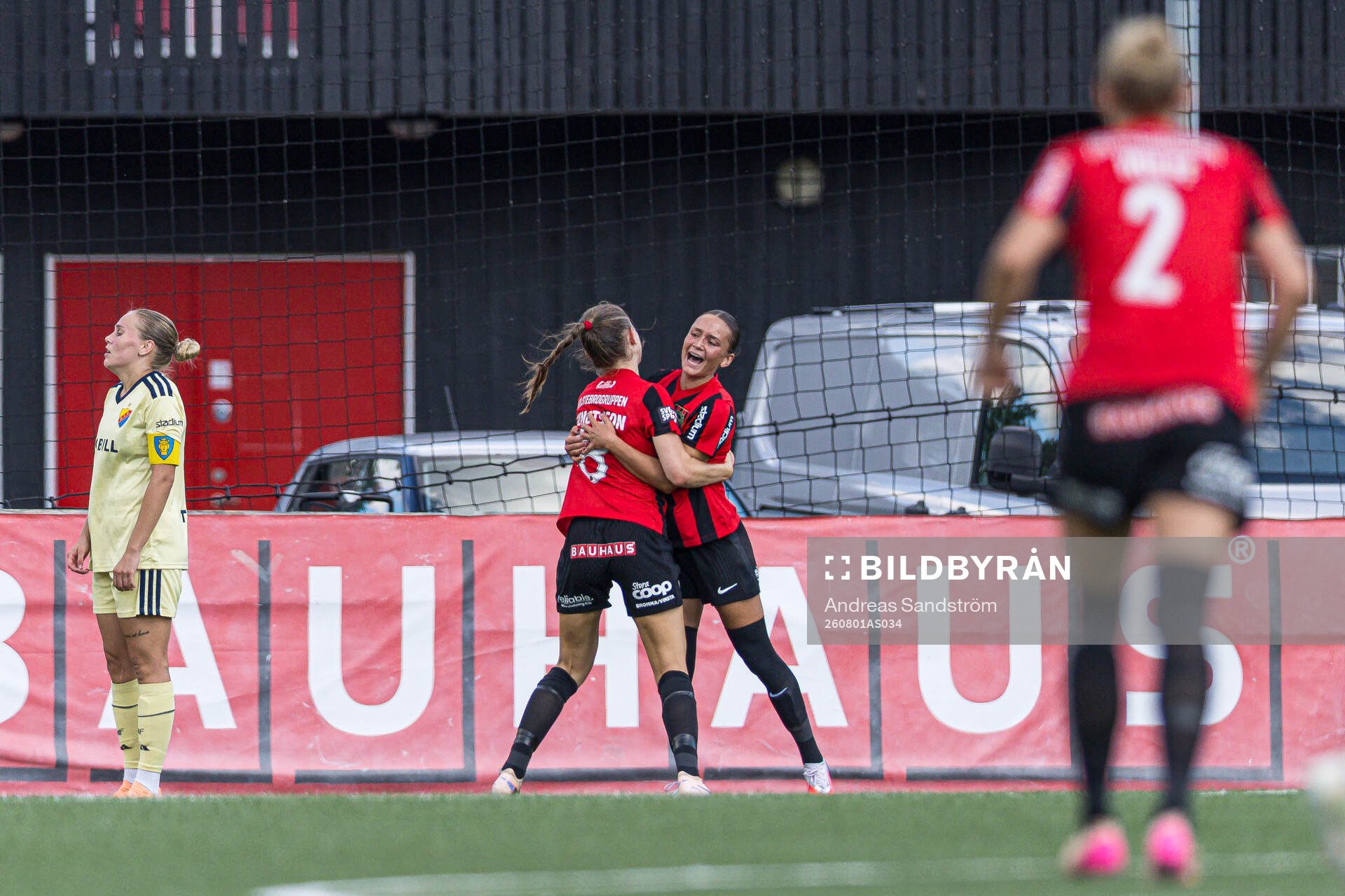 Brommapojkarnas Vera Blom jublar