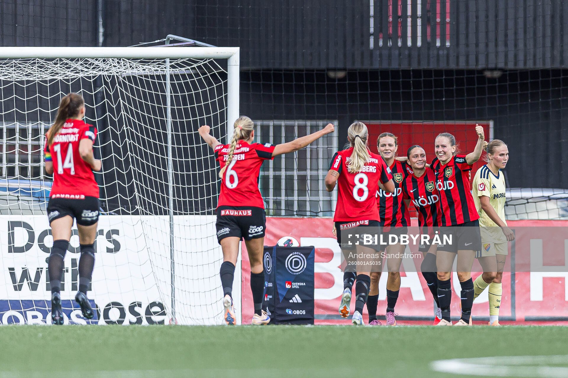 Brommapojkarnas Vera Blom jublar