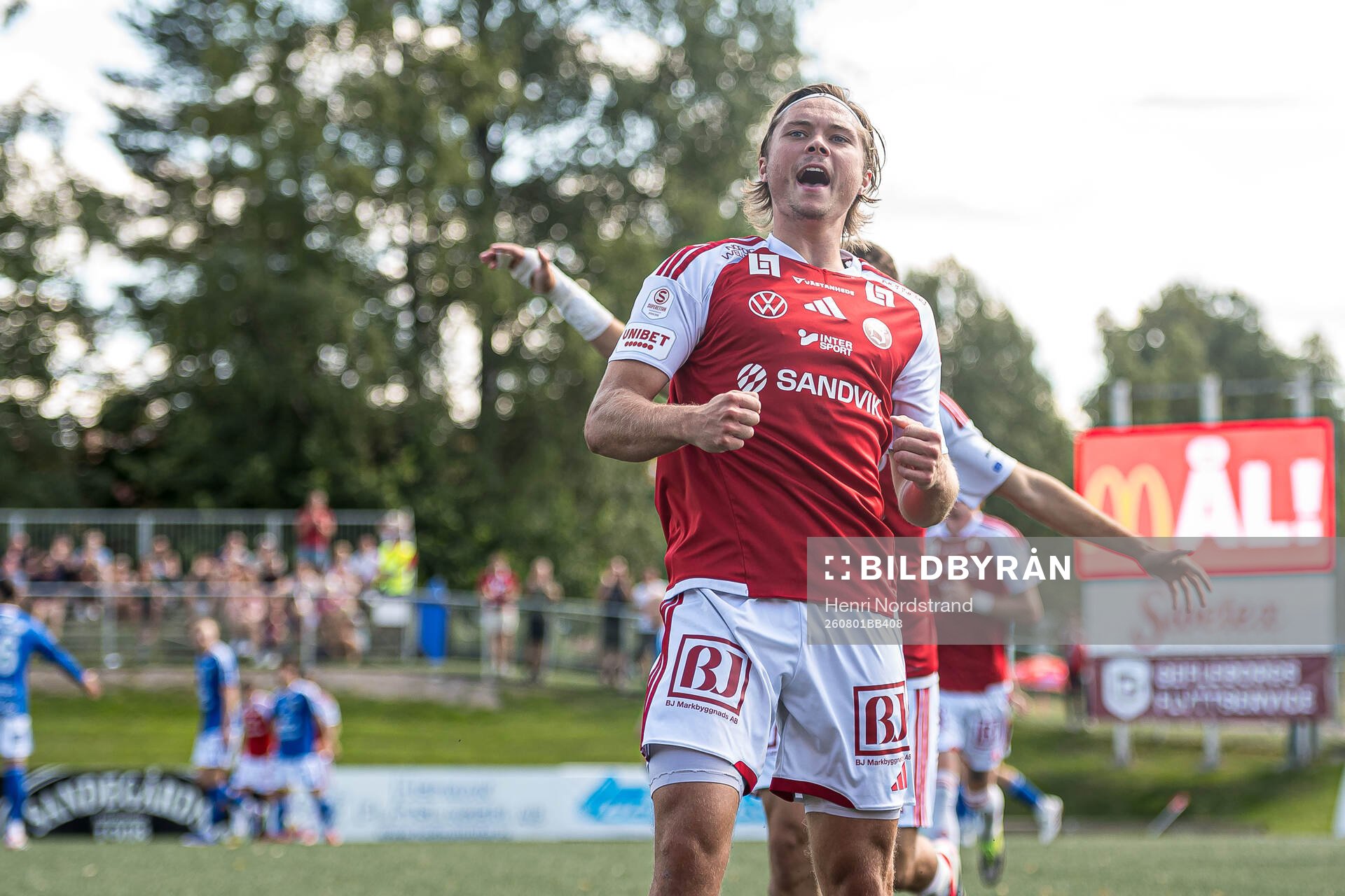 Sandvikens Linus Tagesson jublar