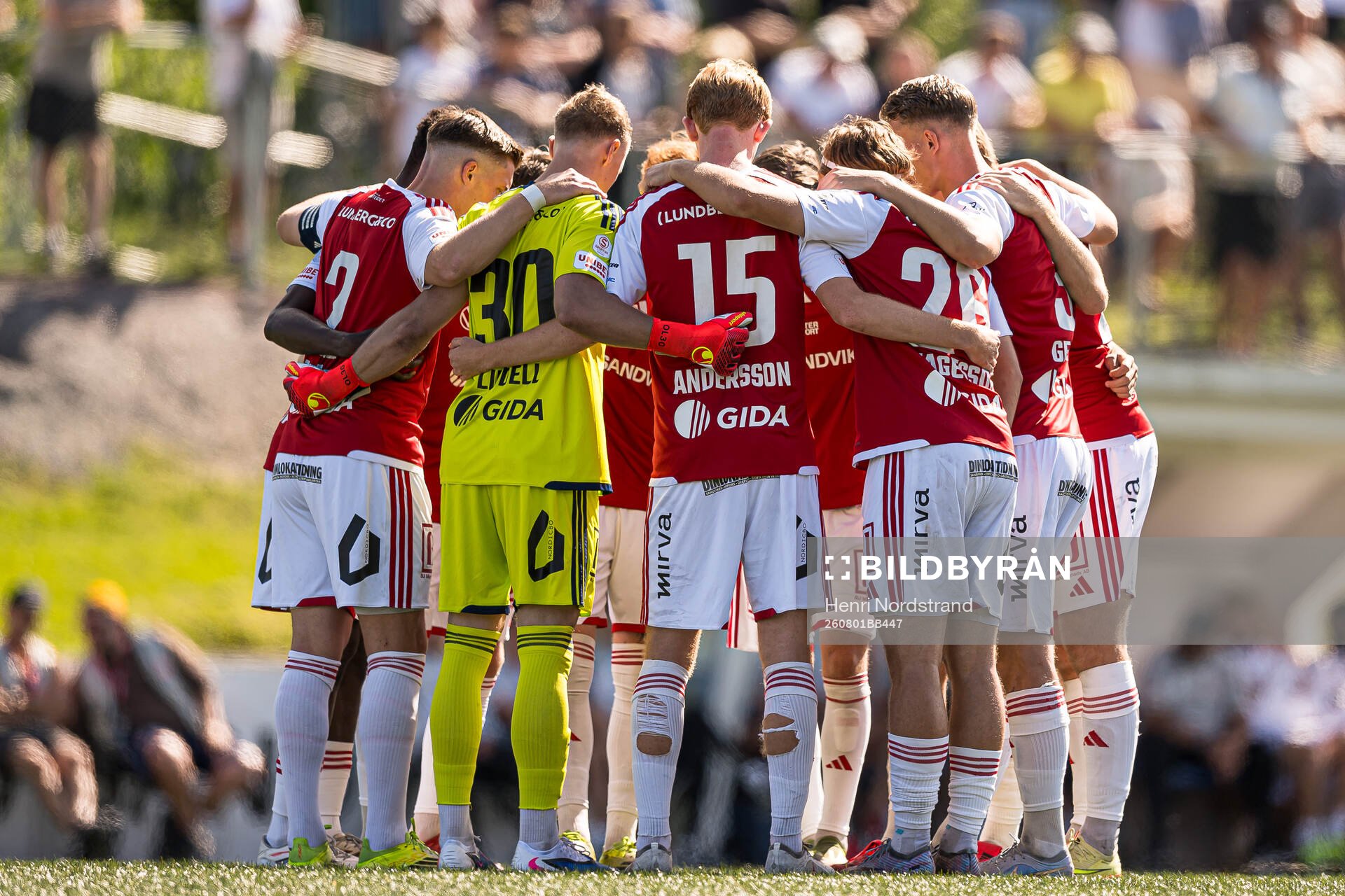 Sandvikens spelare samlas