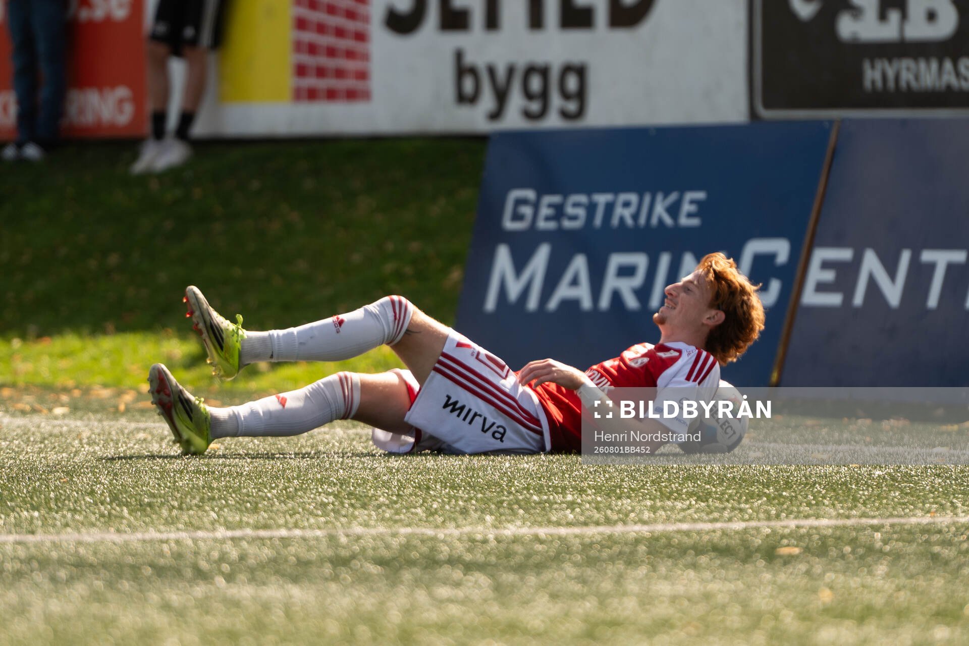 Sandvikens Alan Carleton jublar
