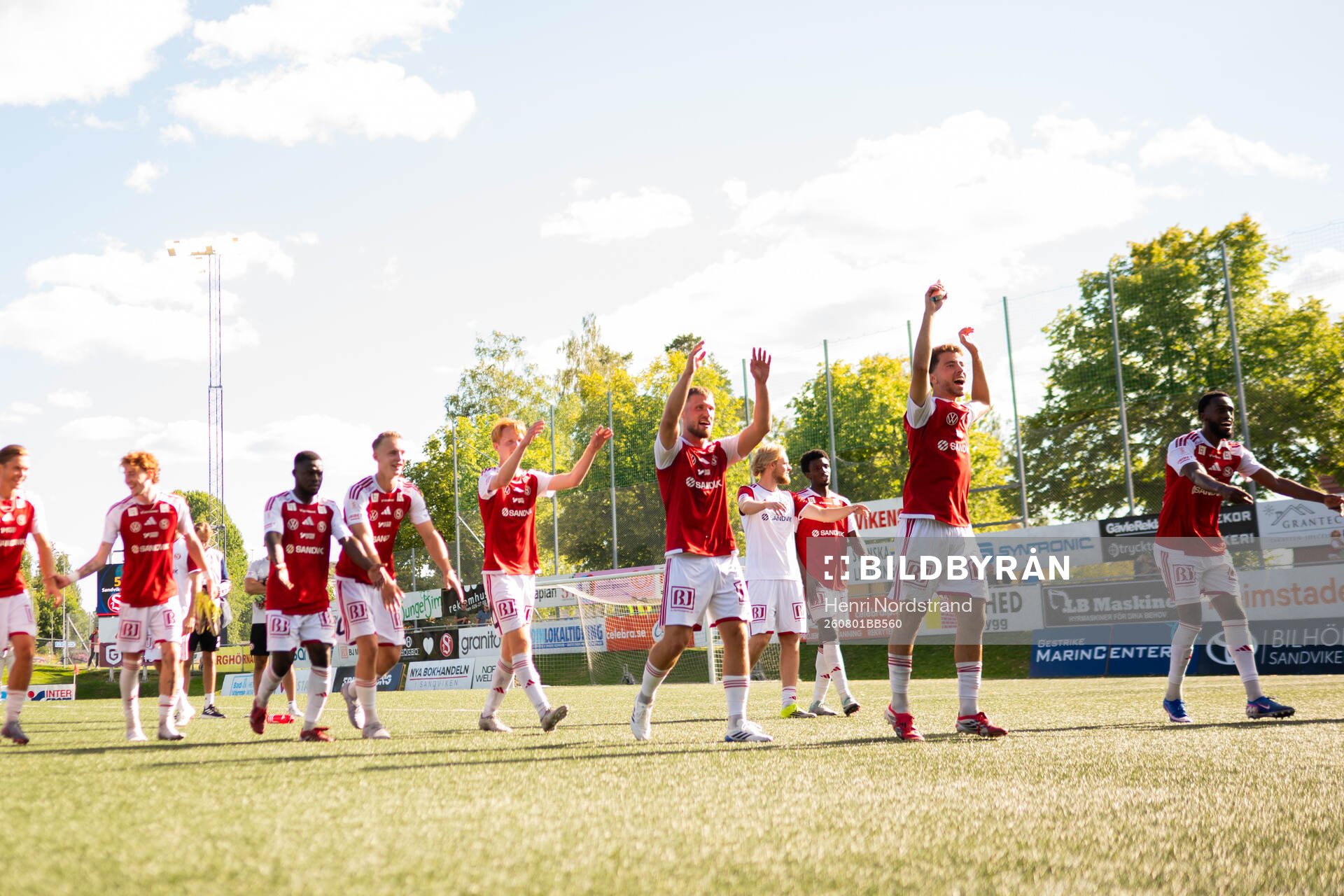 Sandvikens spelare jublar