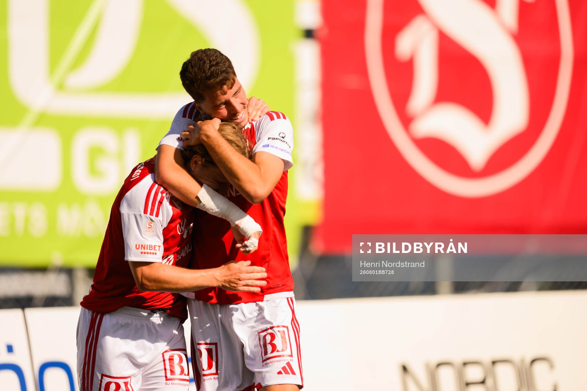 Sandvikens Victor Backman och Adam Kiani jublar