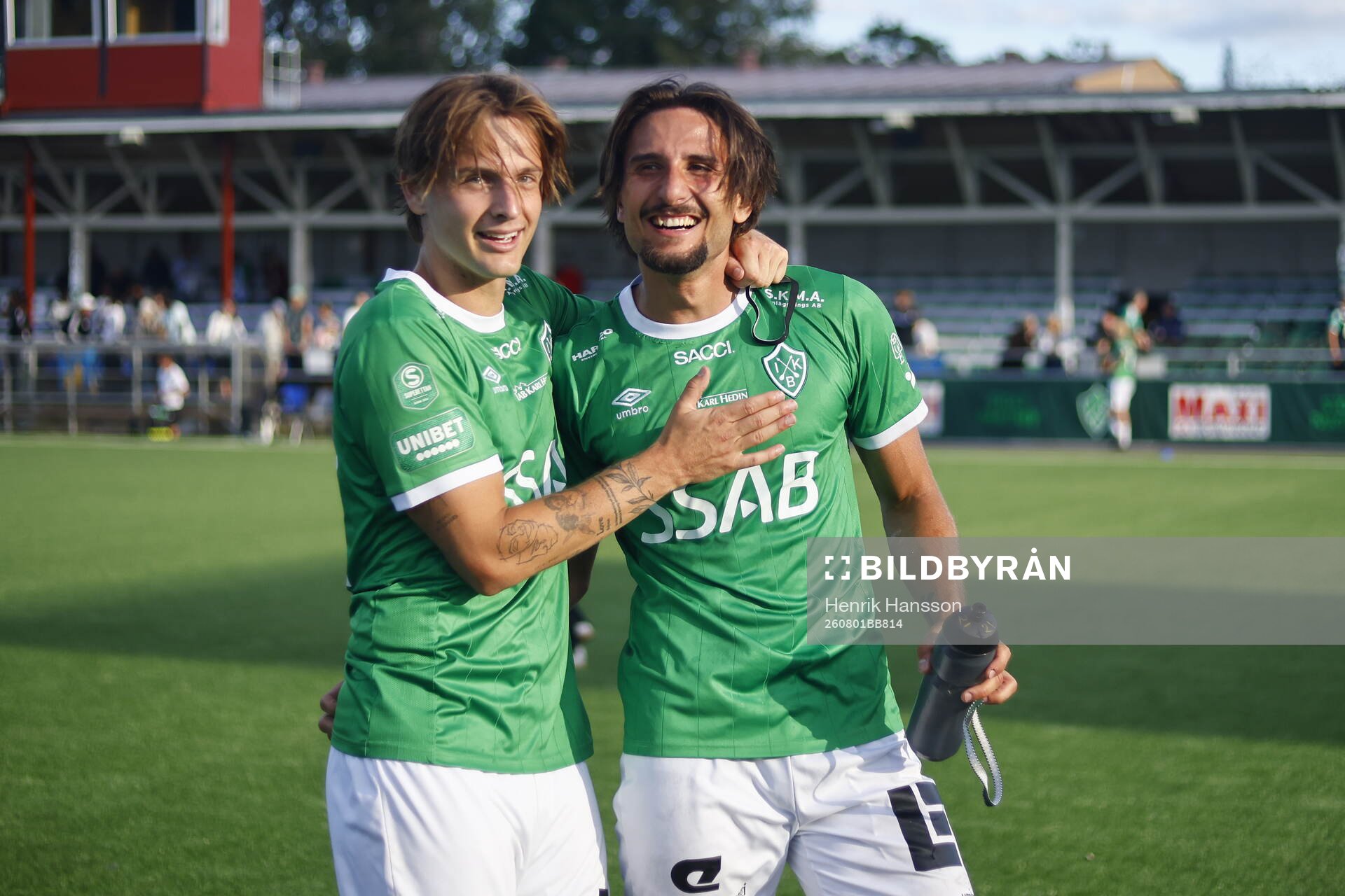 Brages Tobias Stagaard och Filip Trpcevski jublar