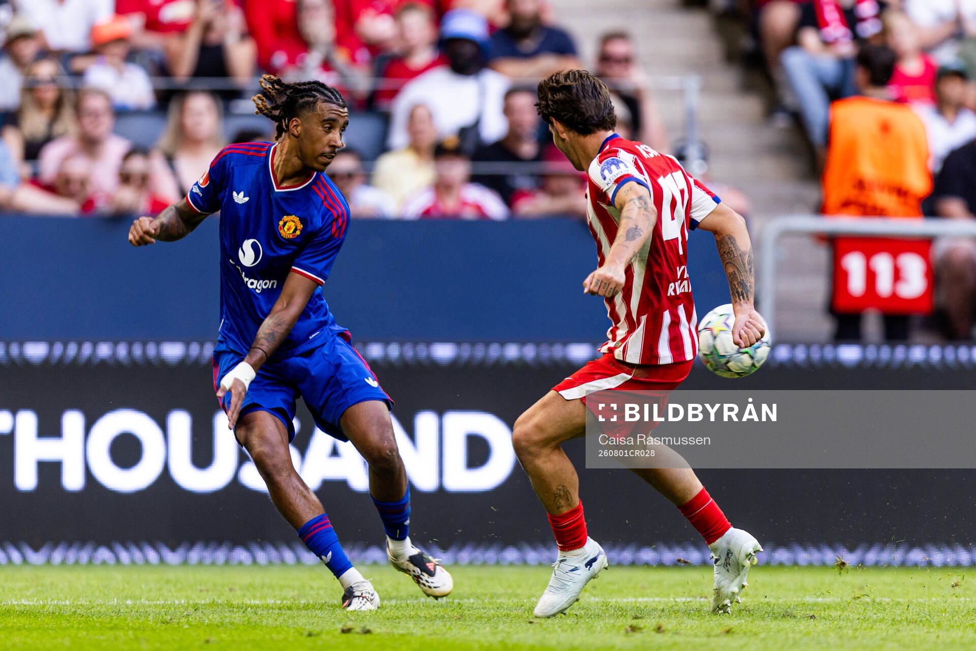 Leny Yoro of Manchester United and Arnau Sola of Atletico